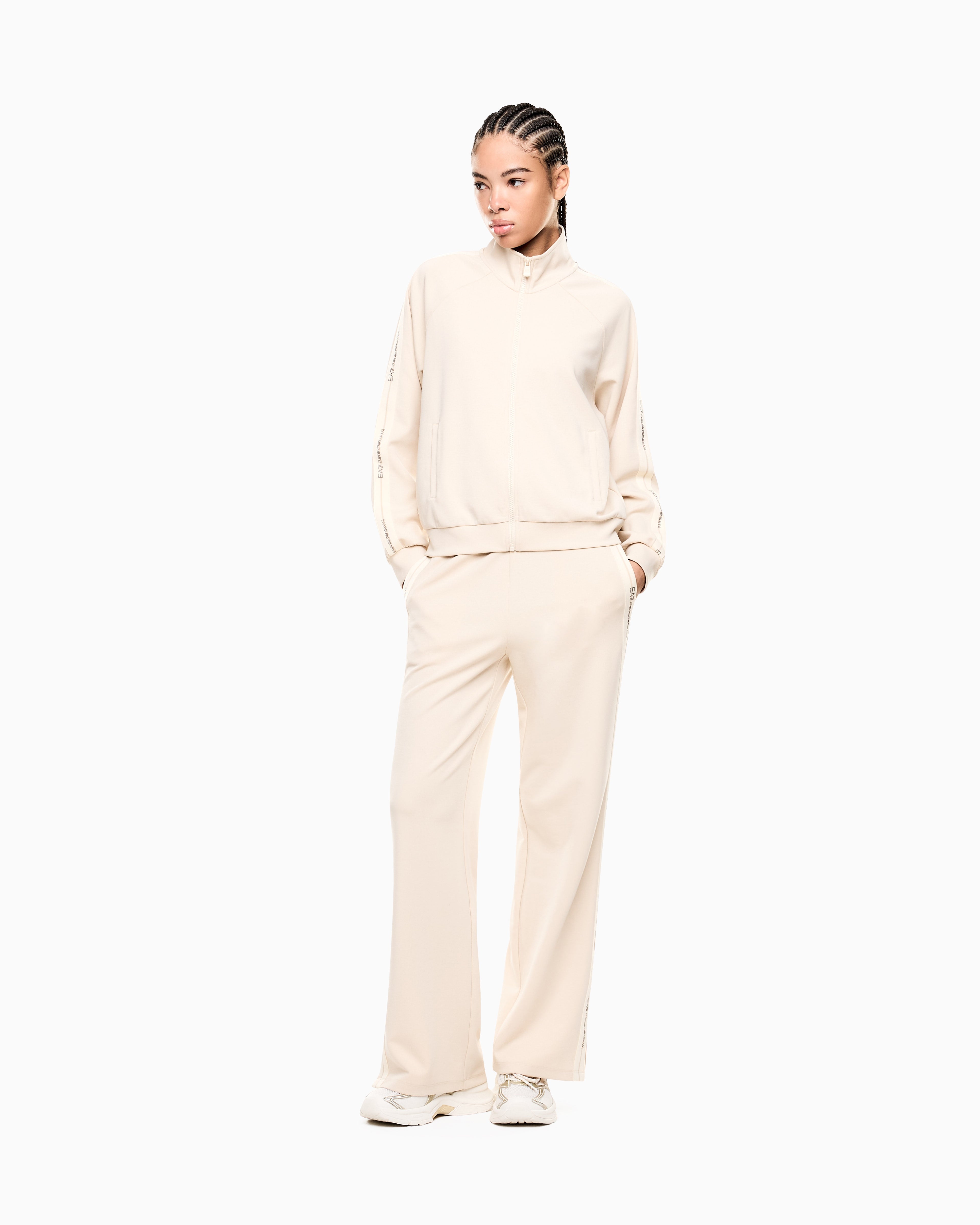 #color_beige