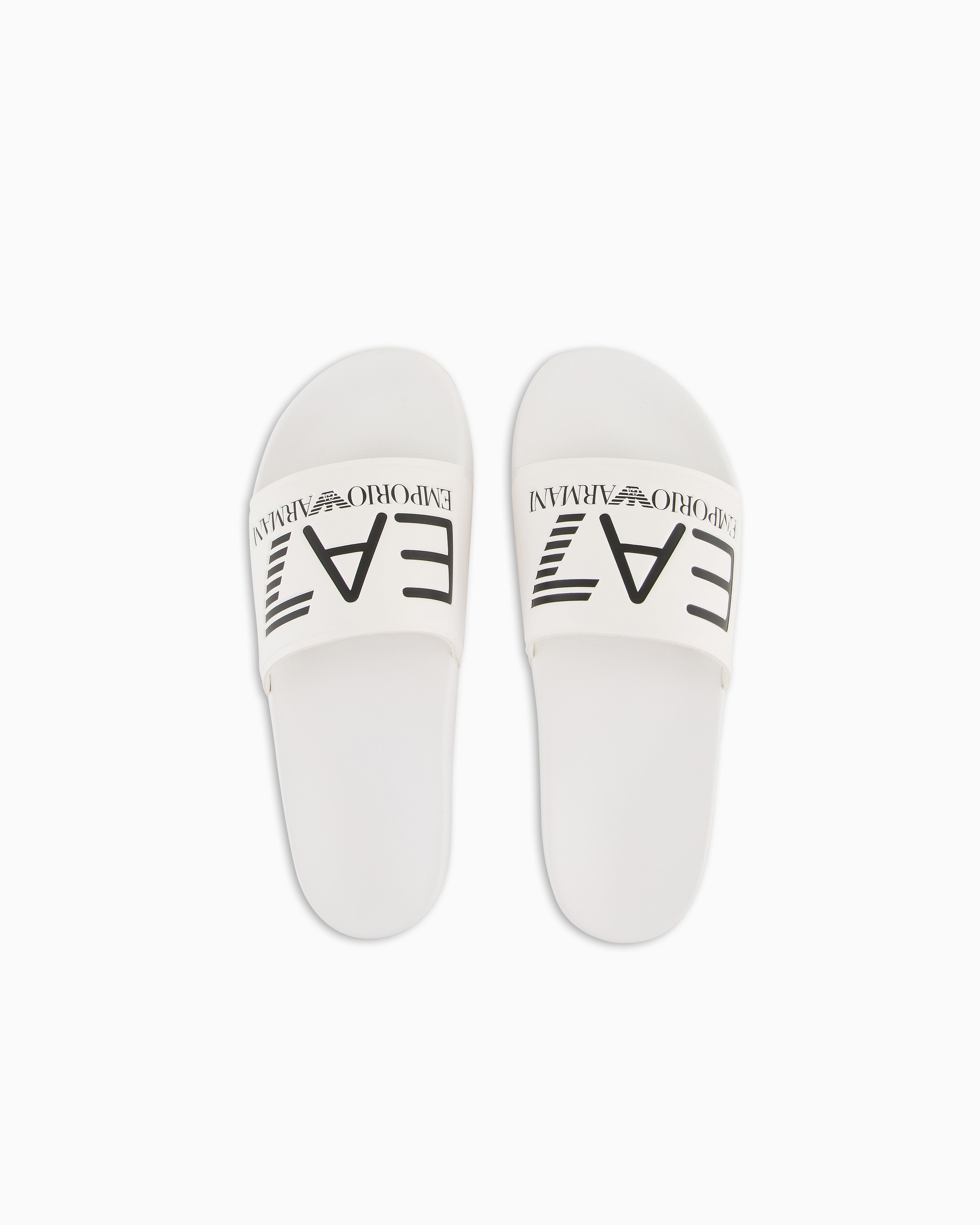 EA7 Logo slides with a wide band and anti-slip rubber soles