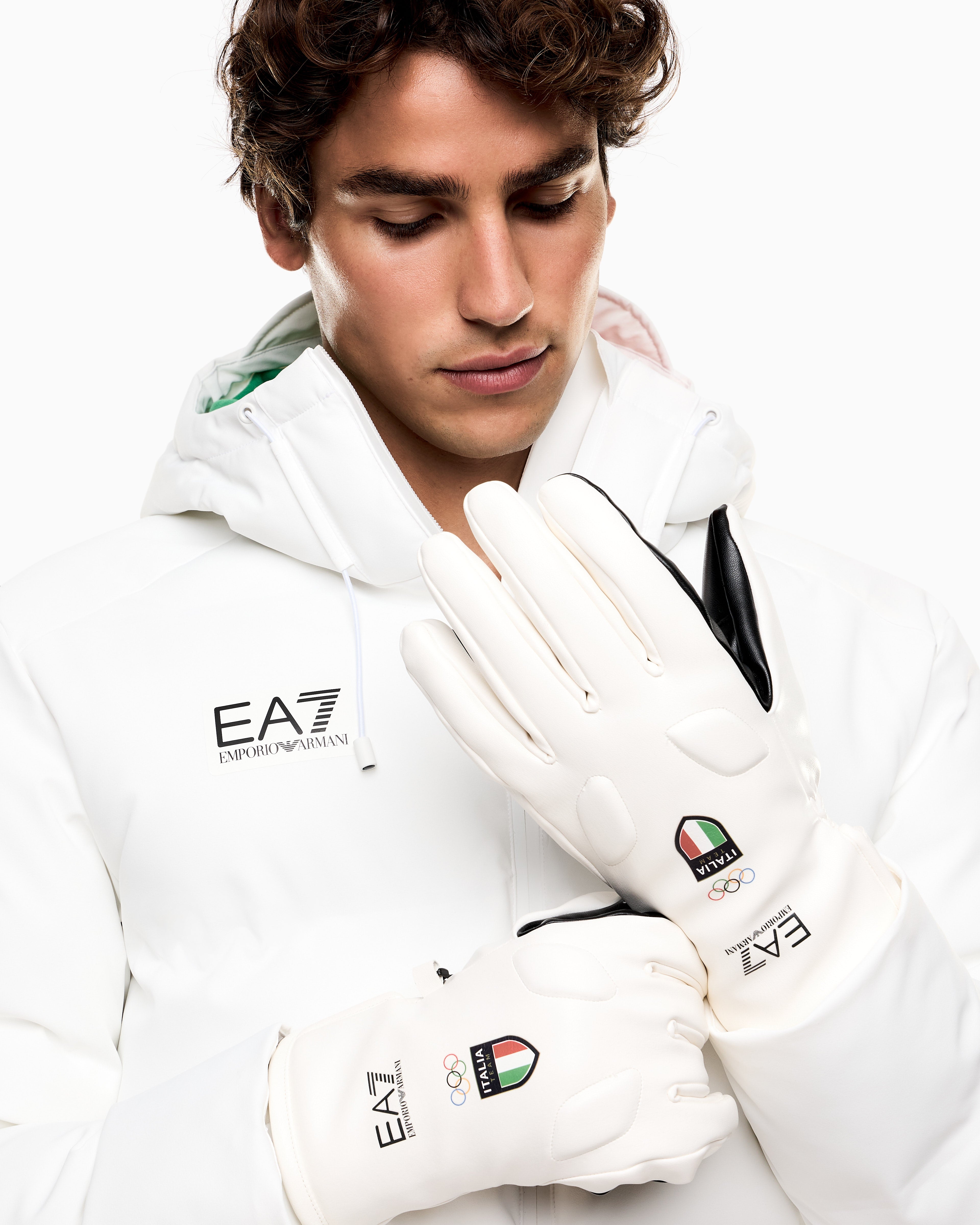 EA7 Technical fabric gloves