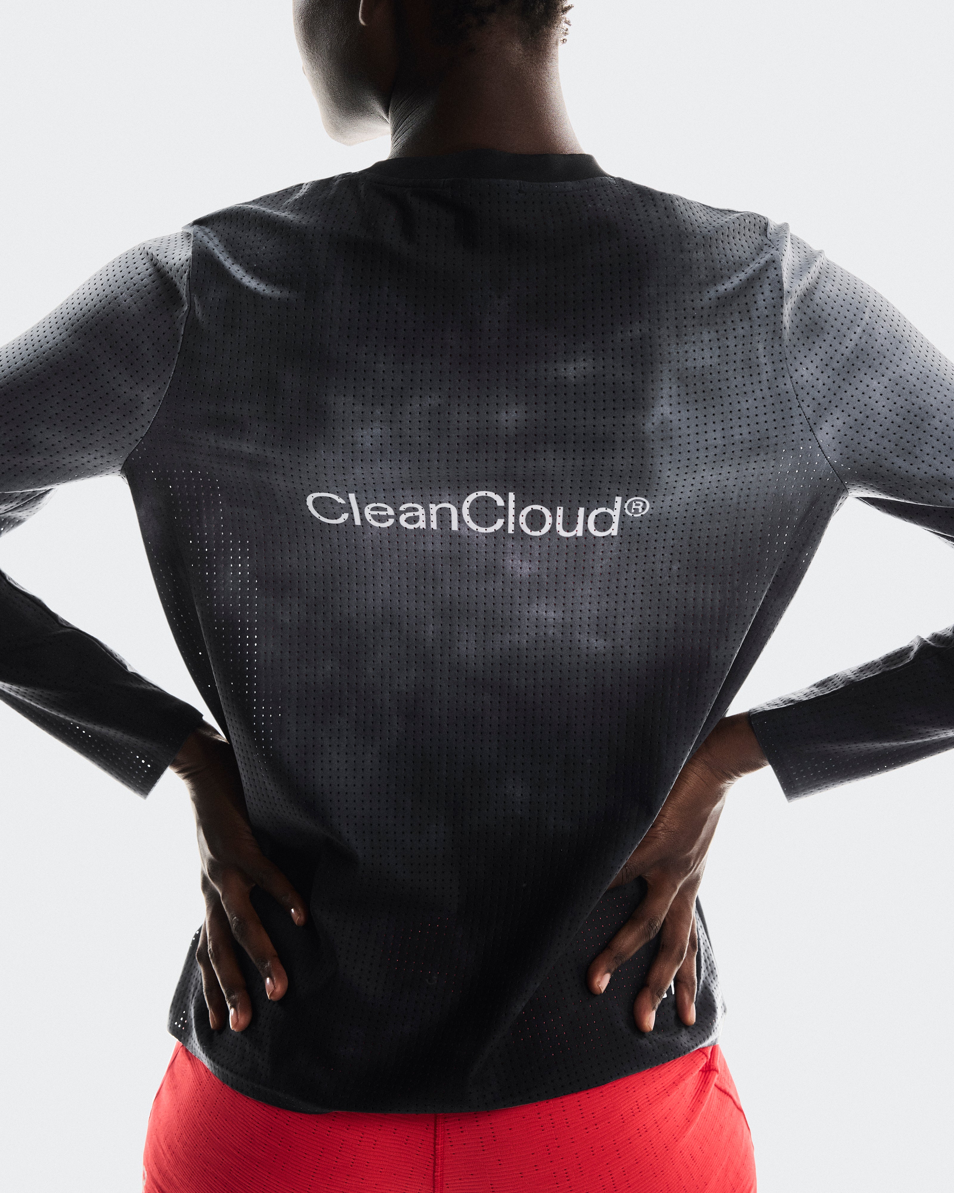 On Pace Mesh Long-T Black (Women'S)