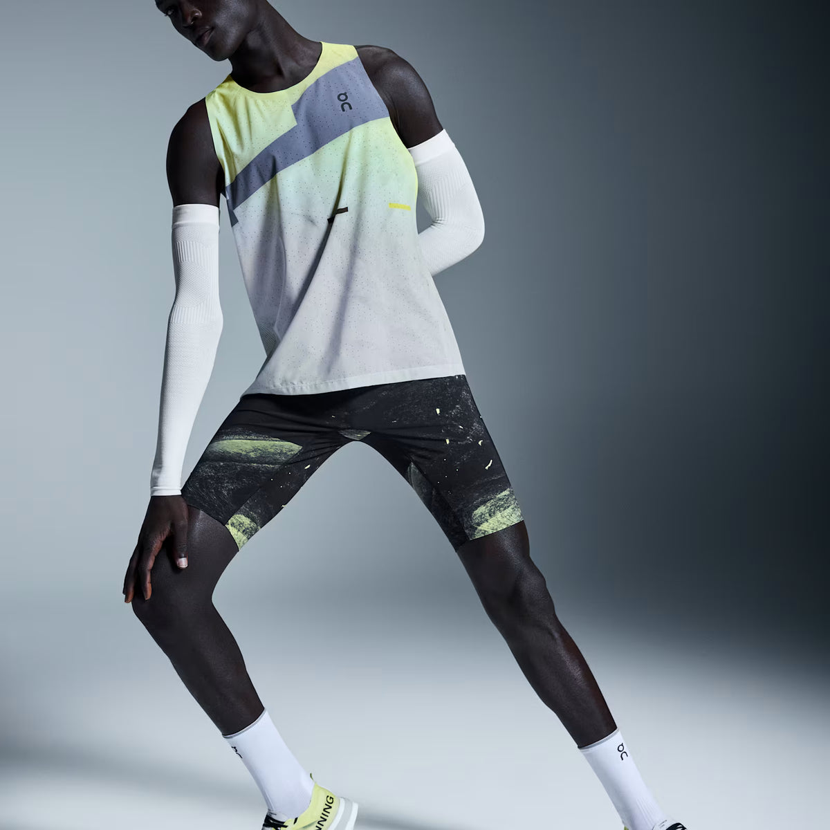 On Race Tights Half Black | Limelight