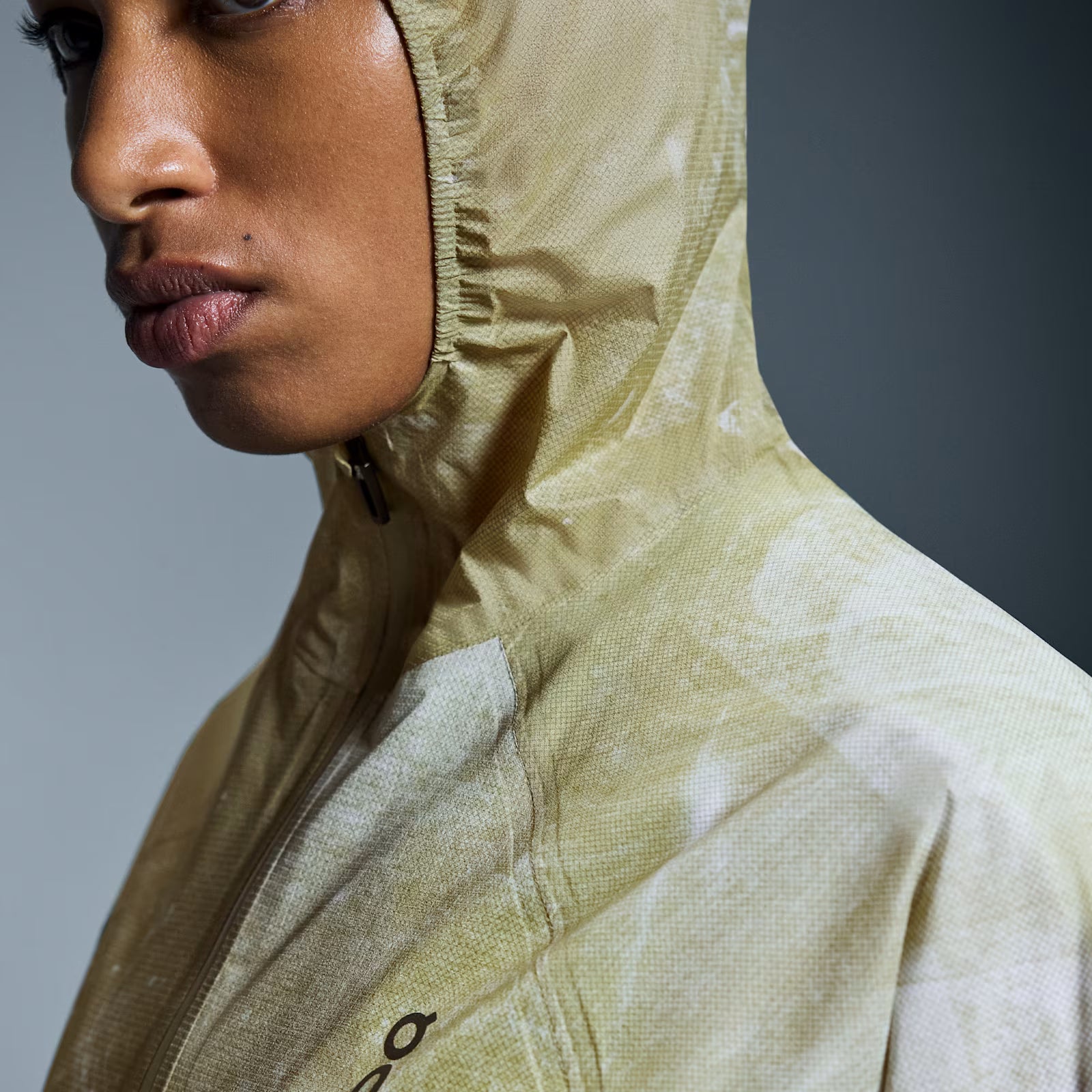 On Ultra Jacket White | Caper (Women'S)