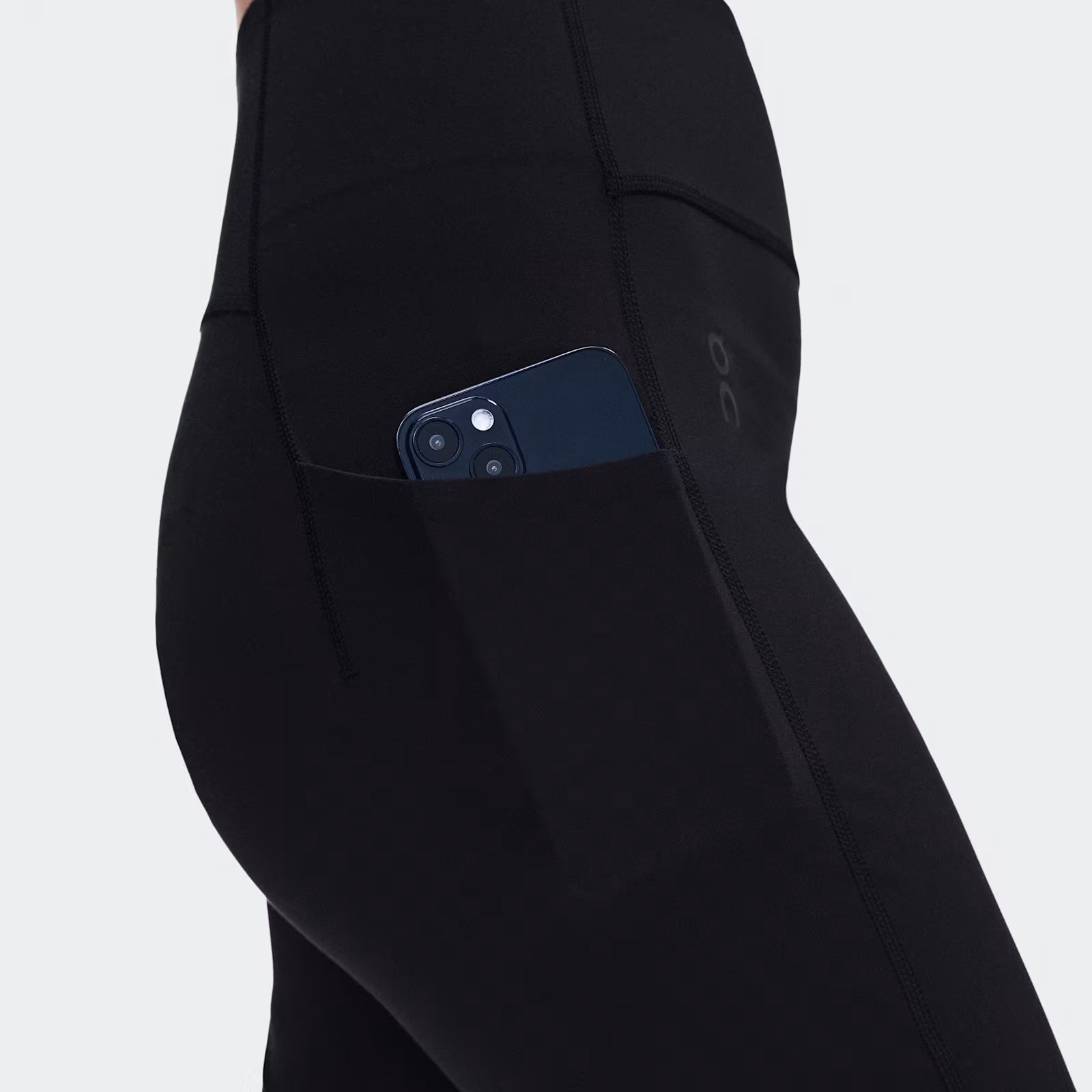 On Studio Flared Pants 32" Black (Women'S)
