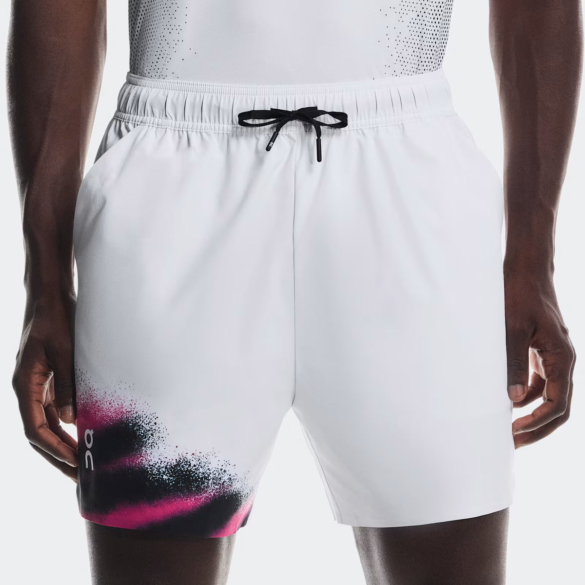 On Court Shorts White | Black