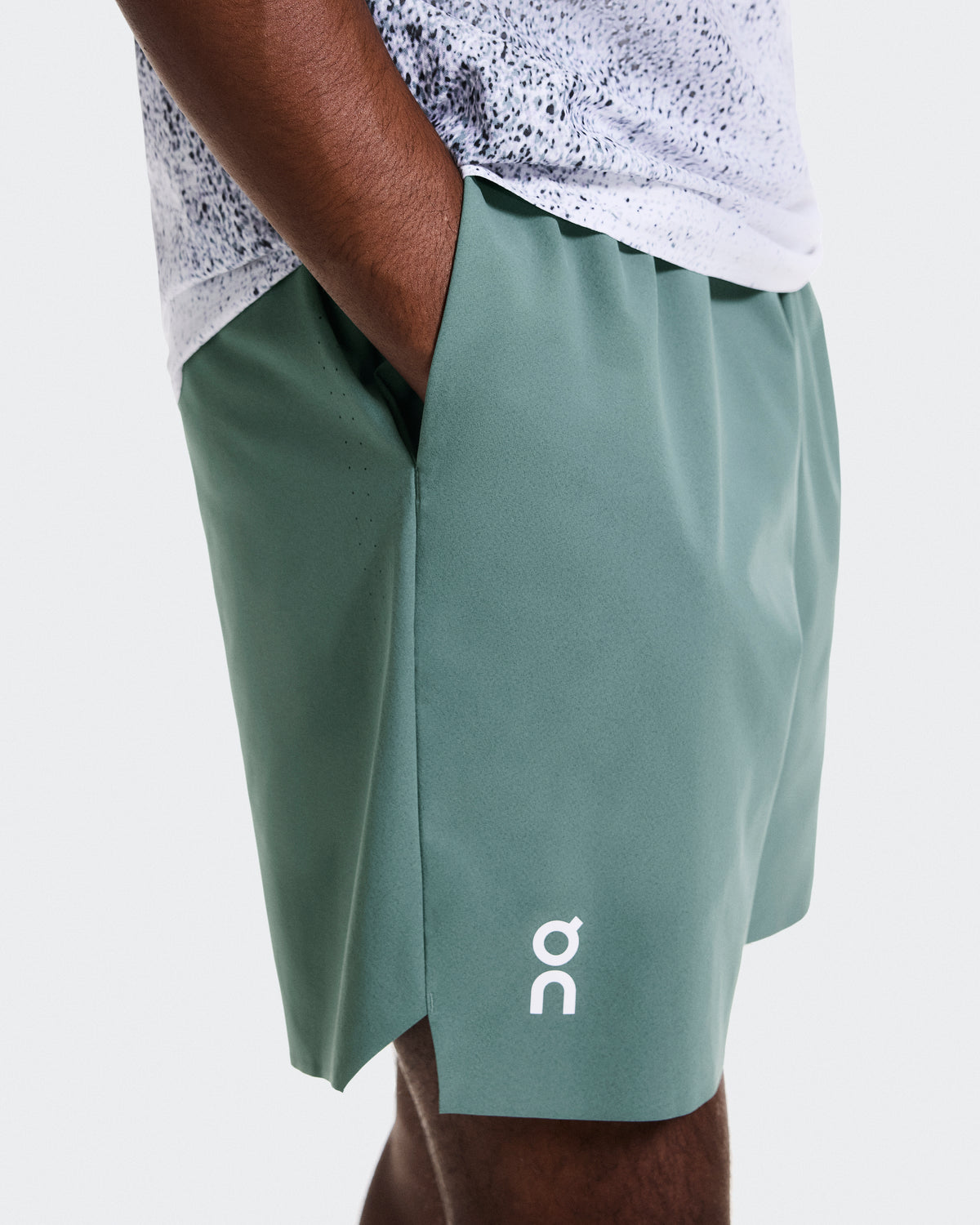 On 7" Court Shorts Tide