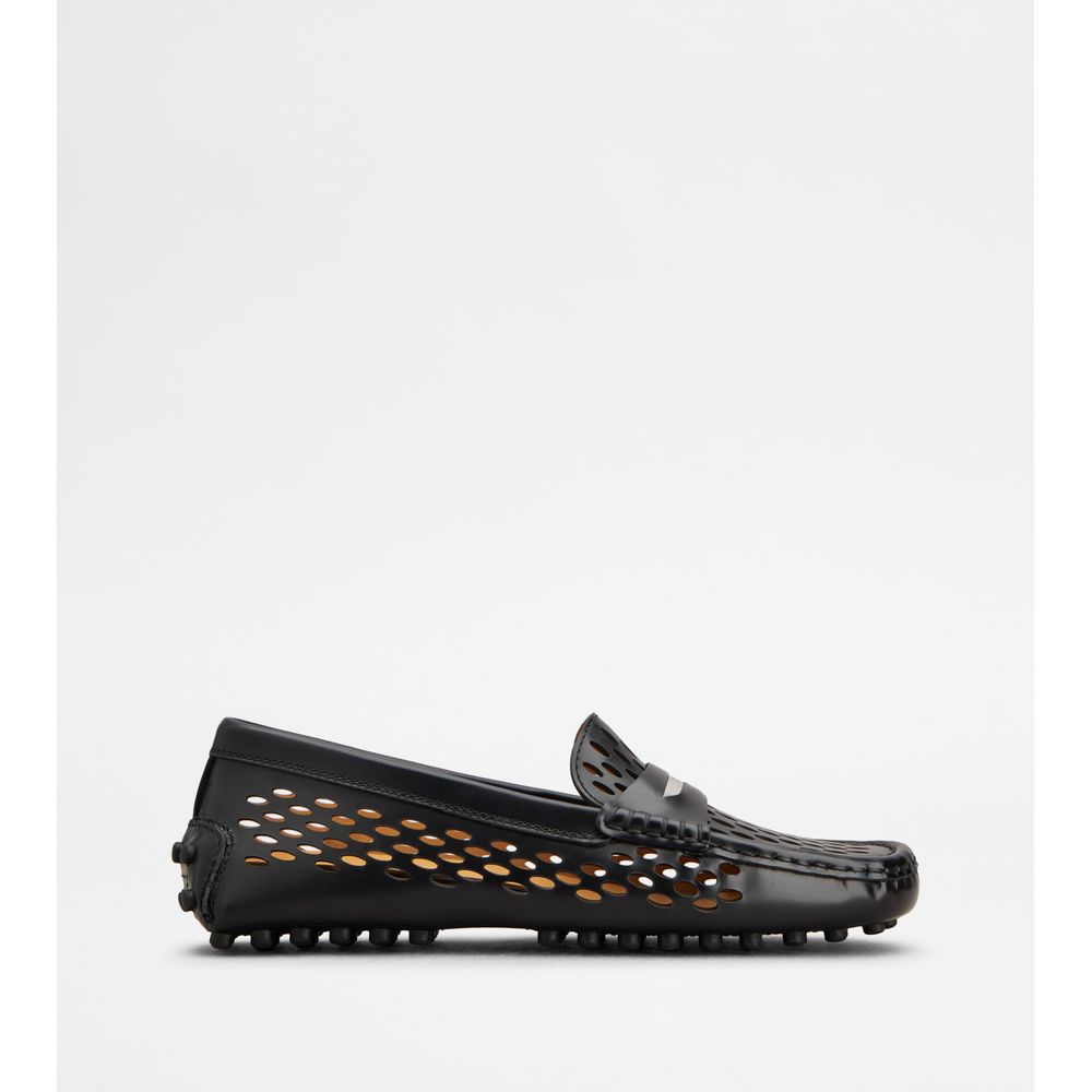 Tods Gommino Loafers In Leather Black Womens