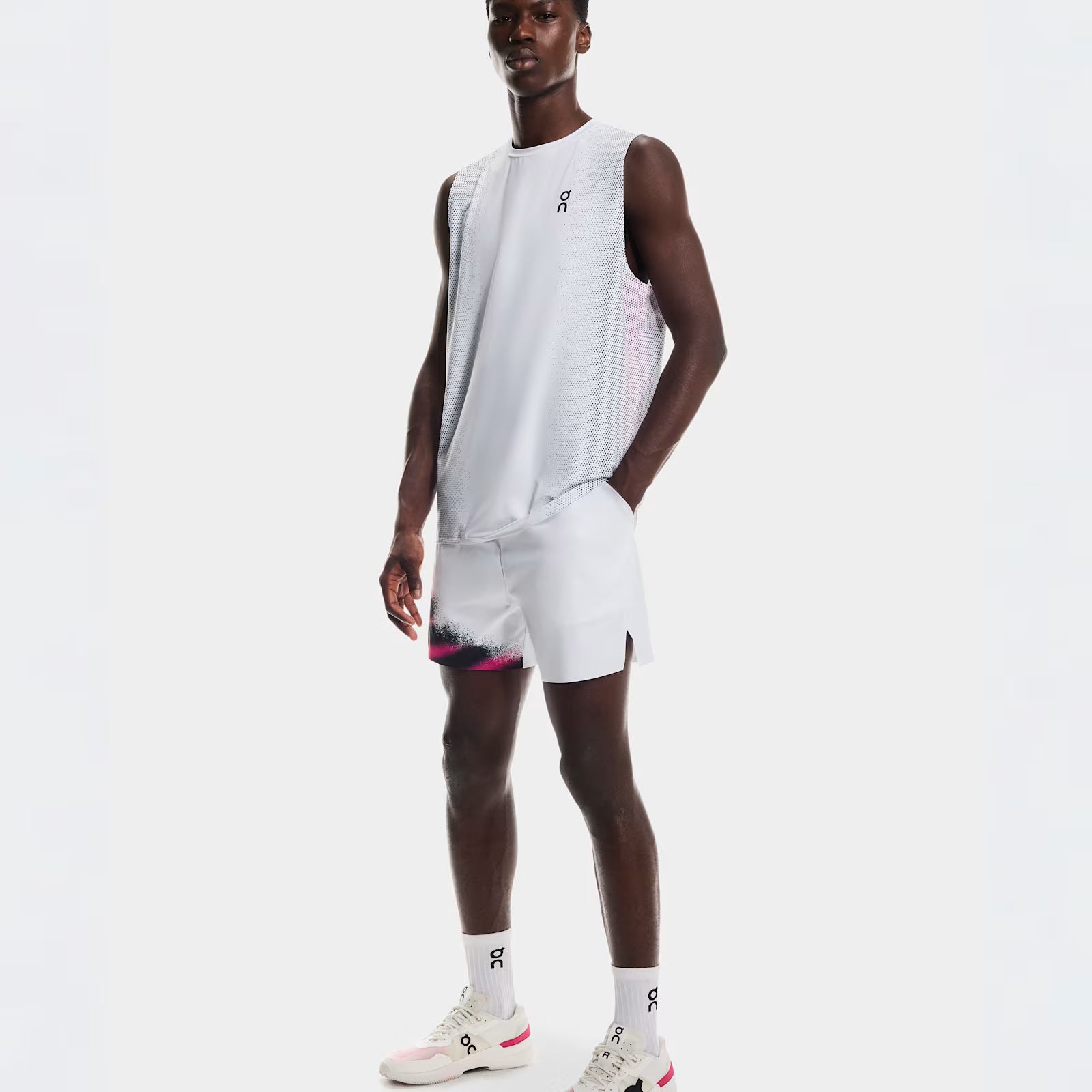 On Court Shorts White | Black