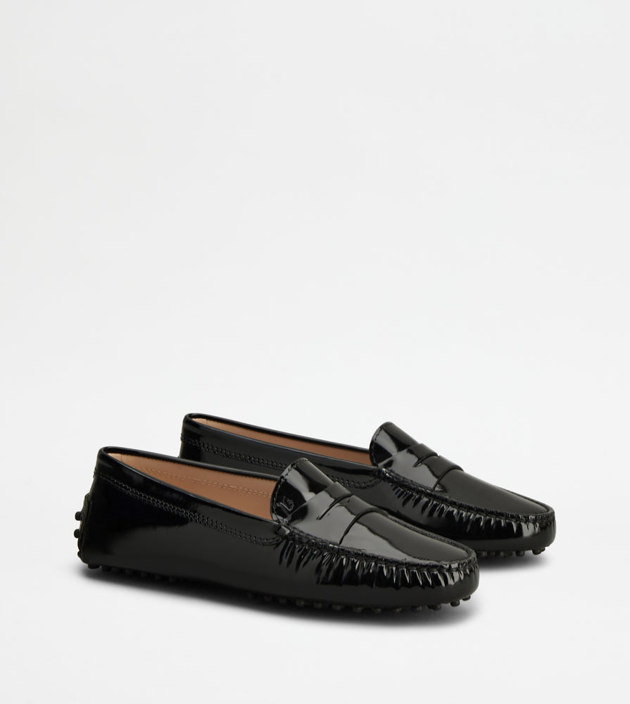 Tods Gommino Driving Shoes In Patent Leather Black Womens