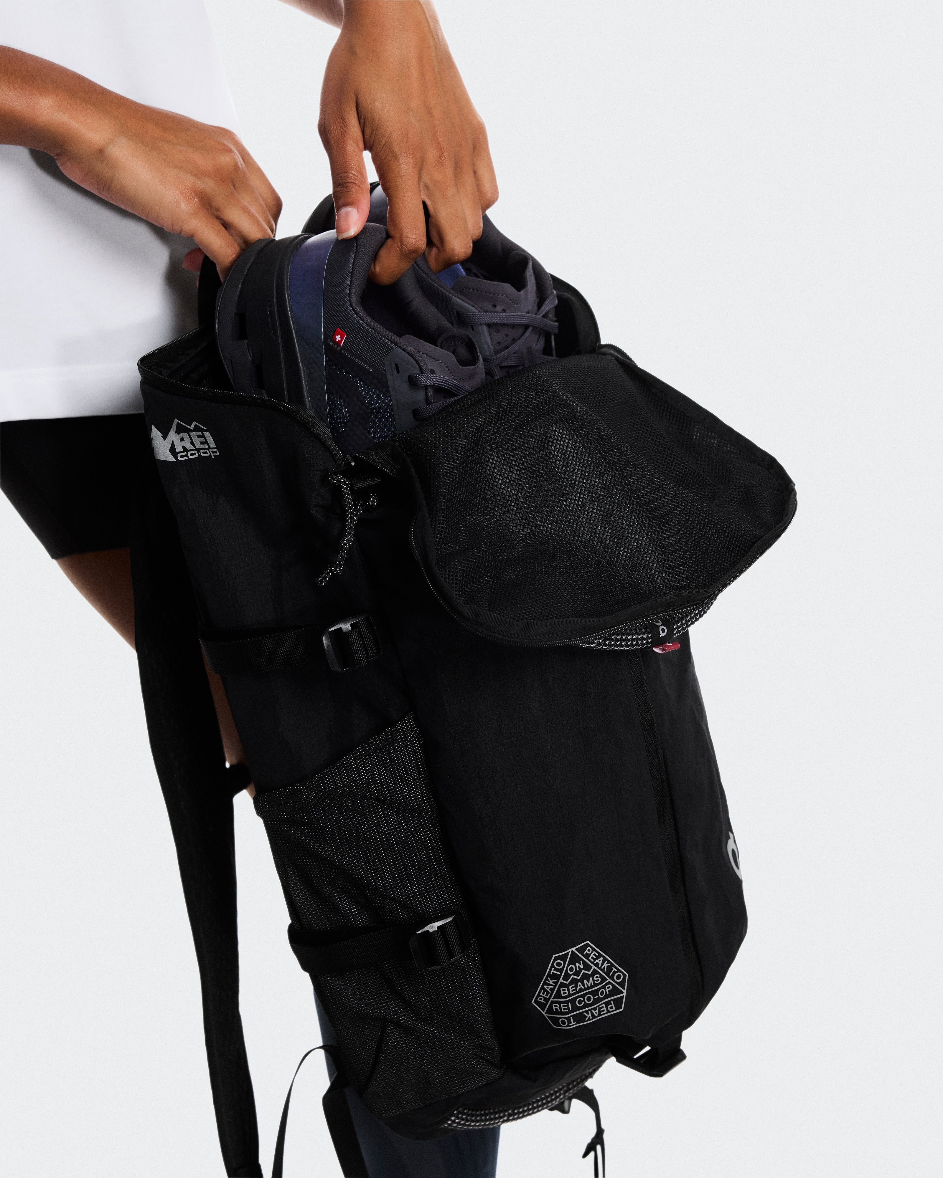 On Speed Pack 18L Beams Rei Black