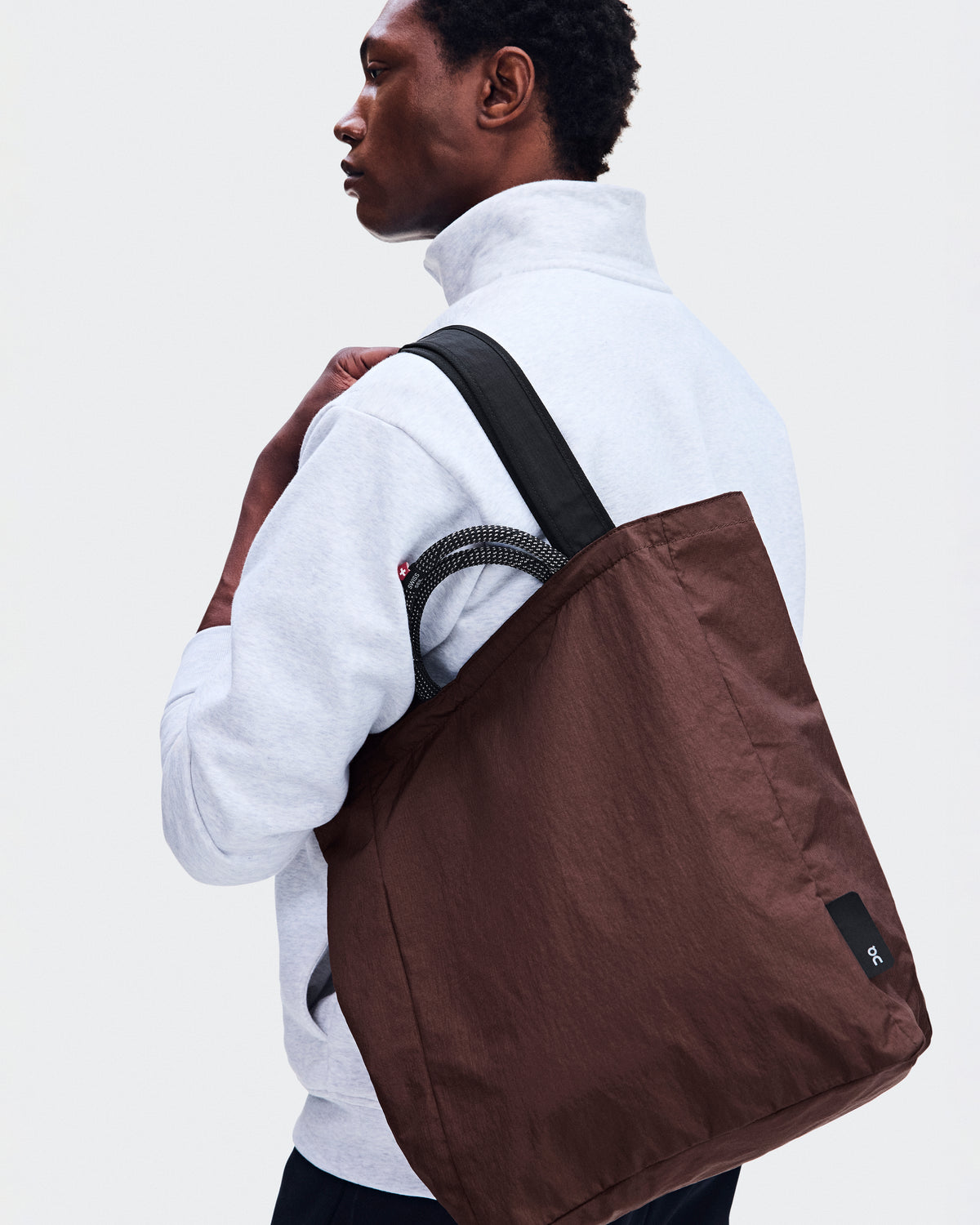On Tote Pack 25L Cacao | Black