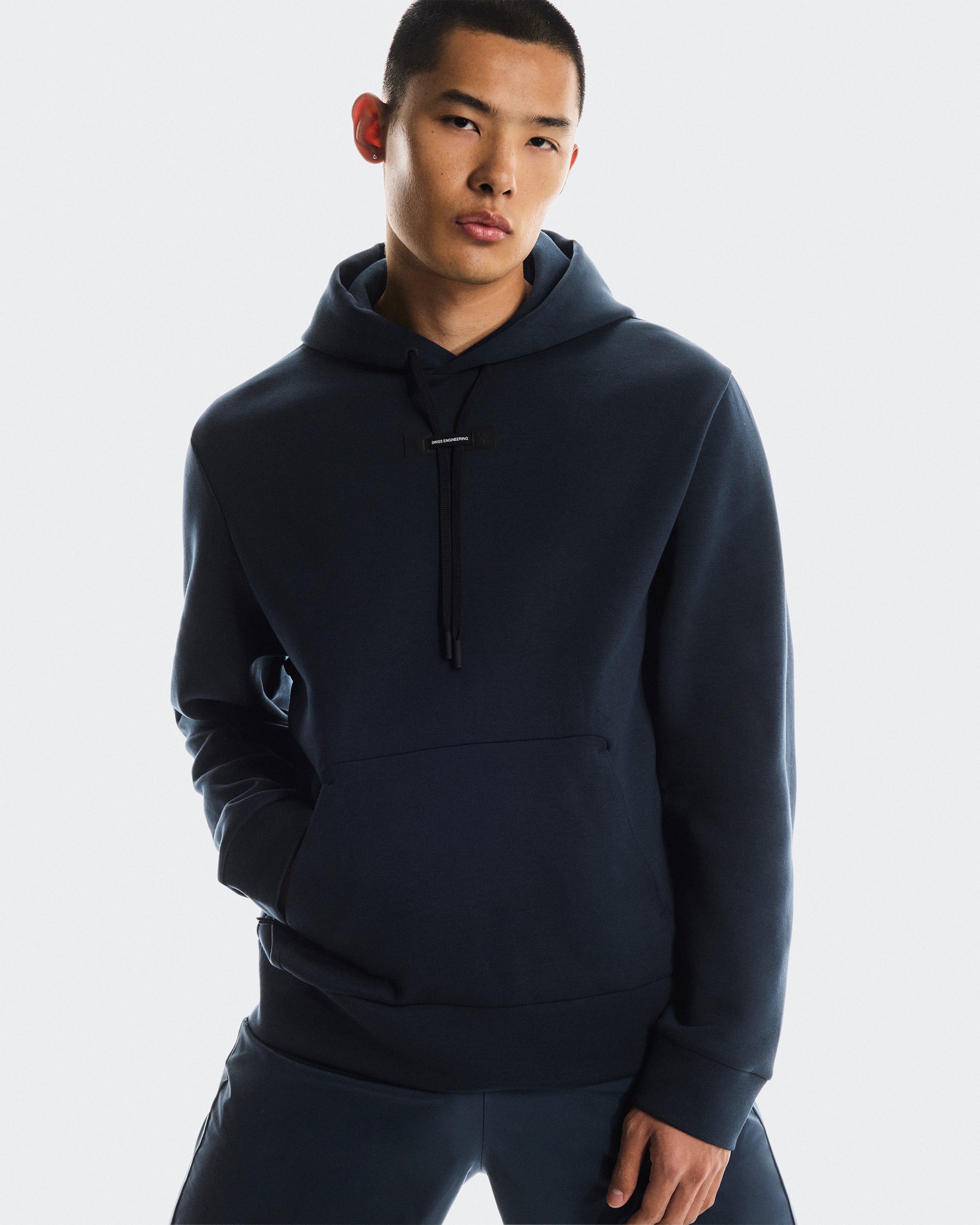 On Focus Tech Hoodie Navy