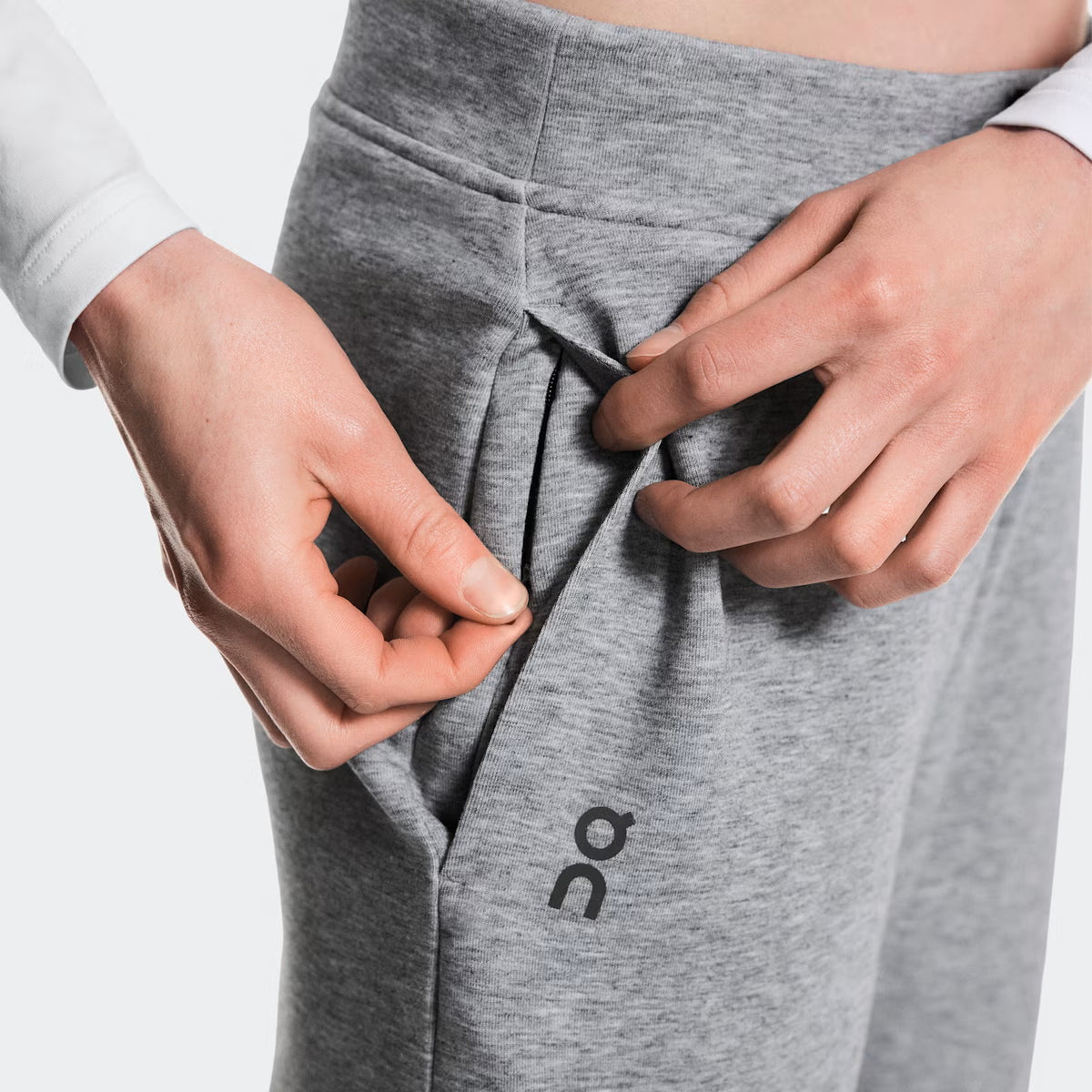 On Focus Tech Sweatpants Basalt (Women'S)