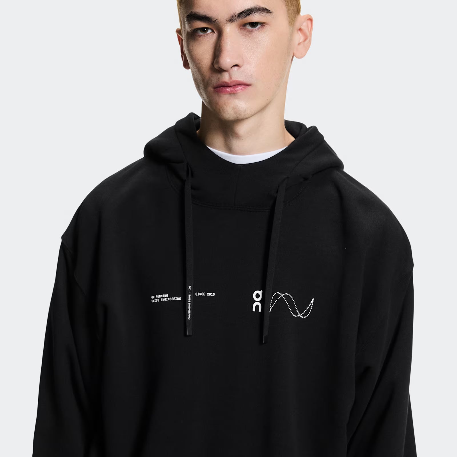 On Club Hoodie Avant Black