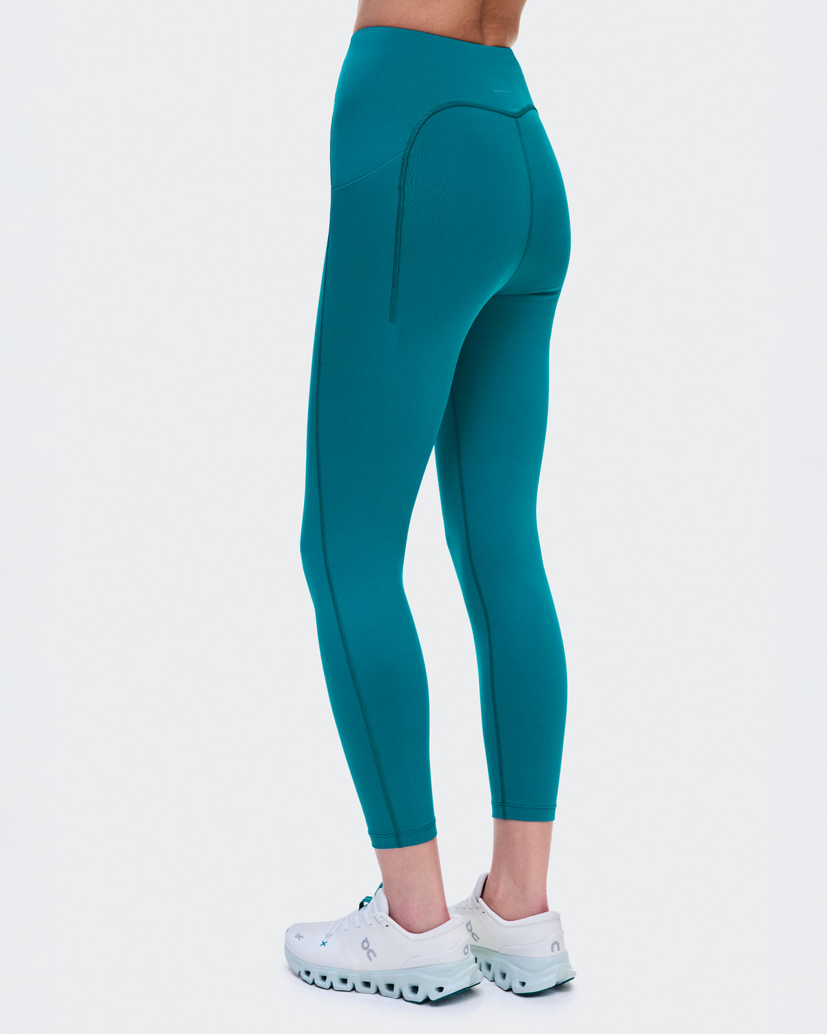 On Train Tights Short 6" Black (Women'S)