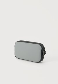 Valentino Axel Clutch Ghiaccio