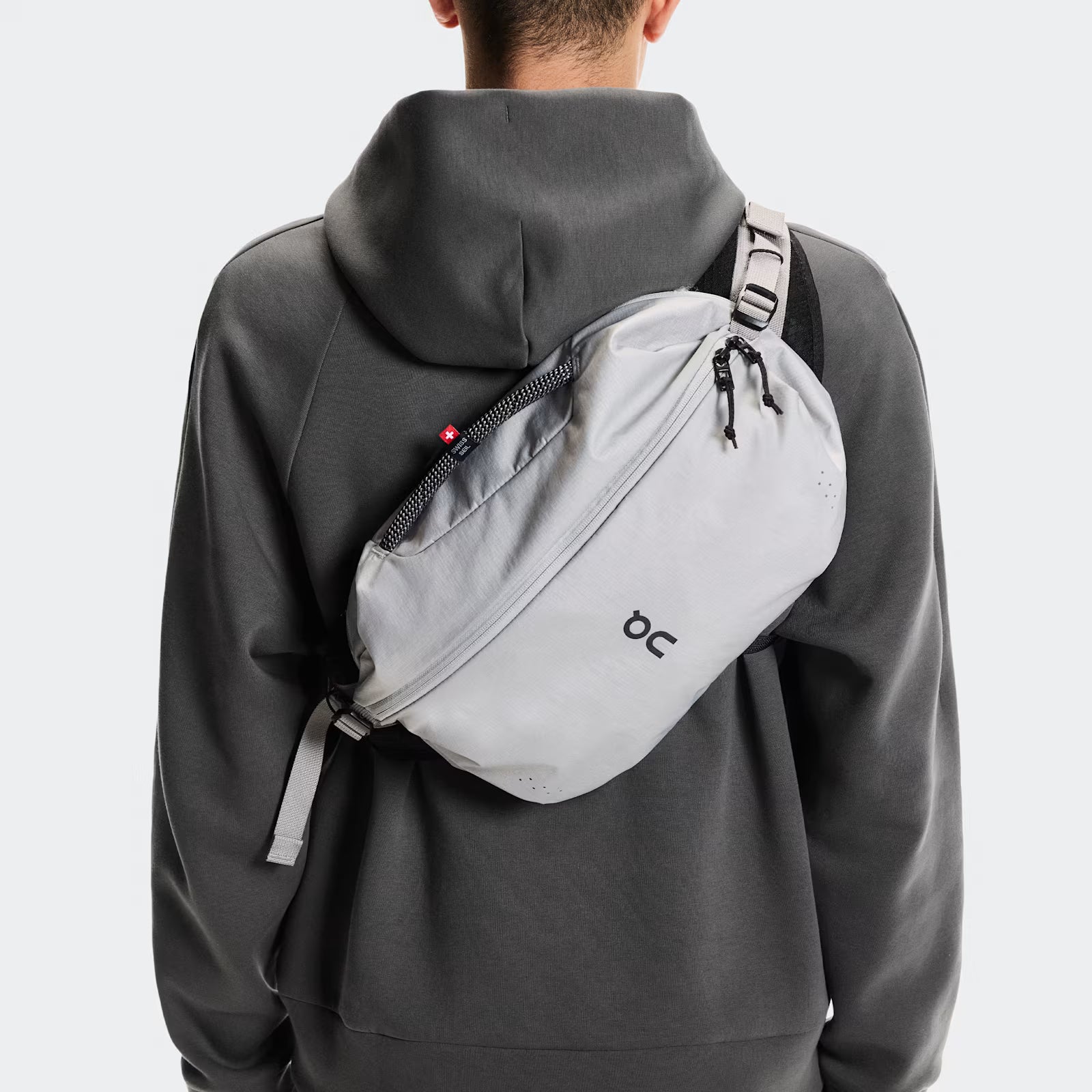 On Sling Pack 9L Glacier | Black