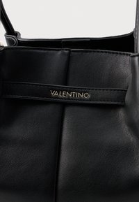 Valentino Special Sleek Handbag Nero