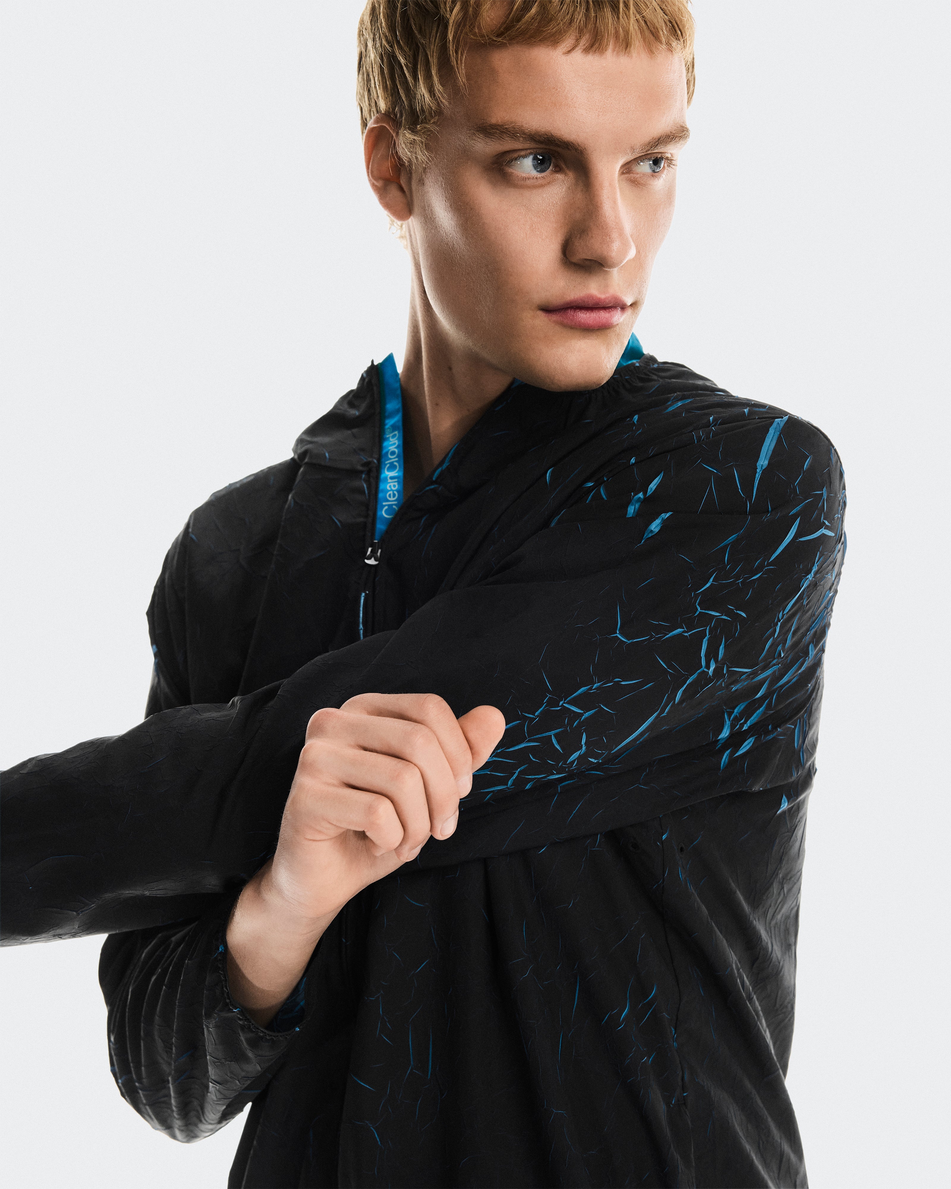 On Pace Run Jacket Malibu | Black