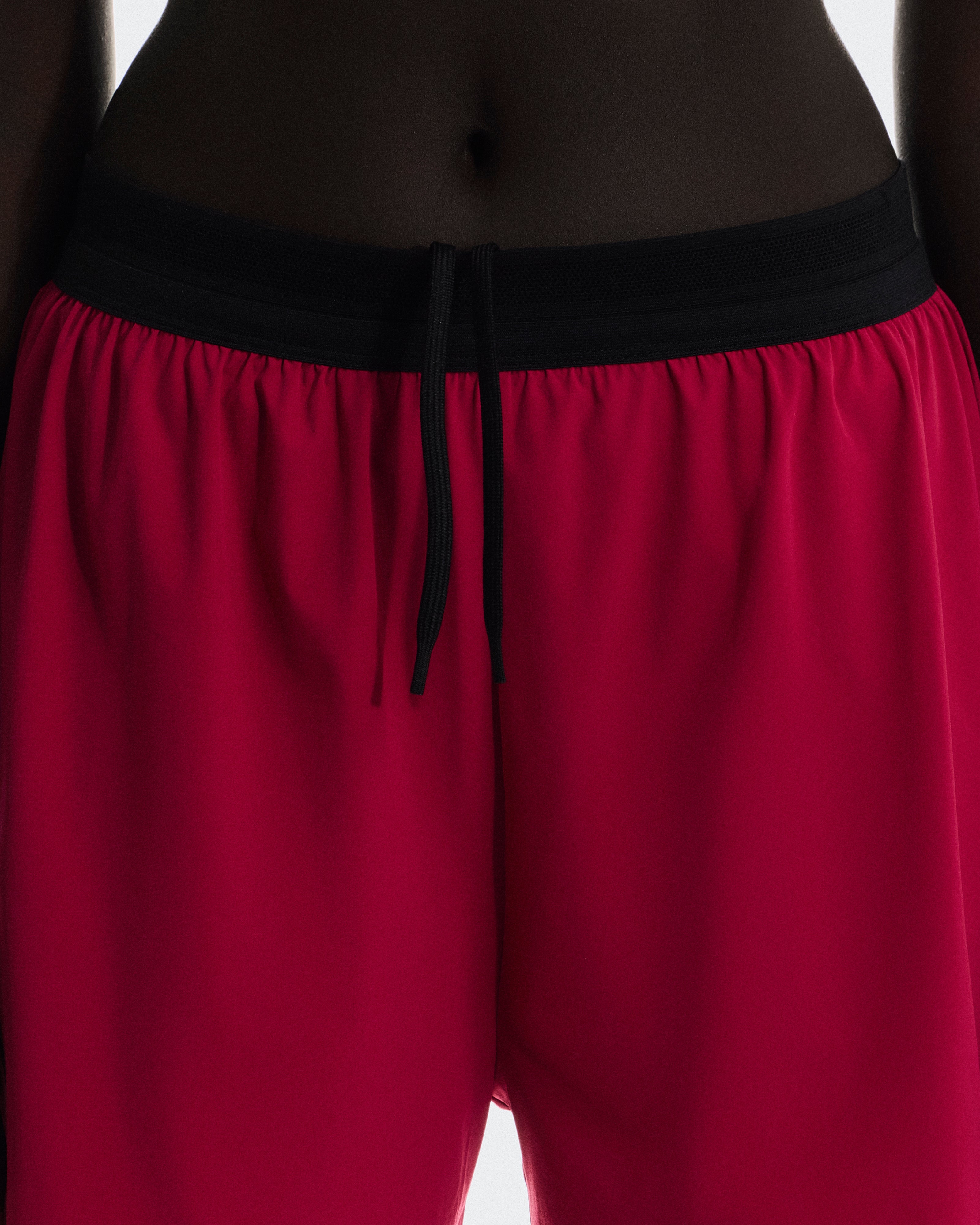 On 3" Performance 2/1 Shorts Grenadine | Black (Women'S)
