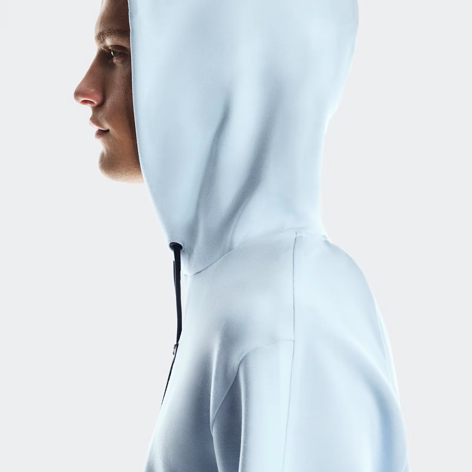 On Focus Tech Hoodie Arctic