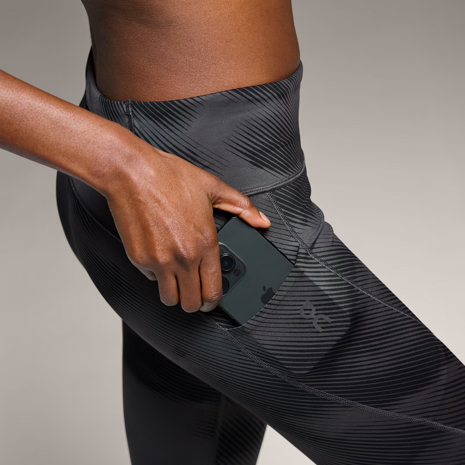 On Performance Graphic Tight Shadow | Black (Women'S)