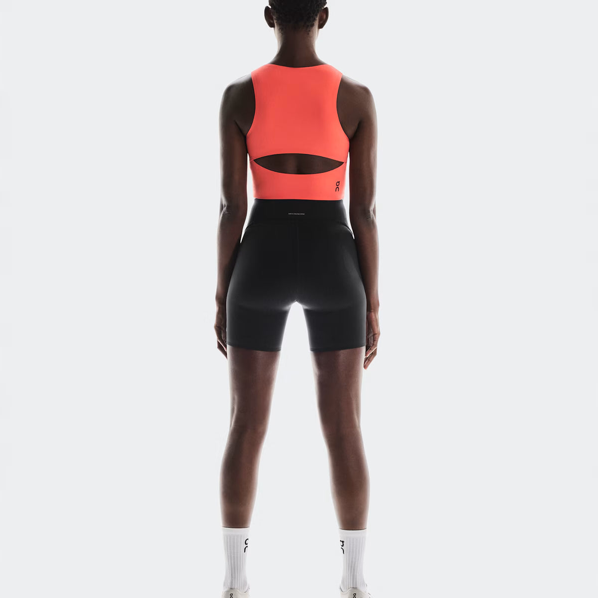 On Studio Open Back Crop Coral (Women'S)