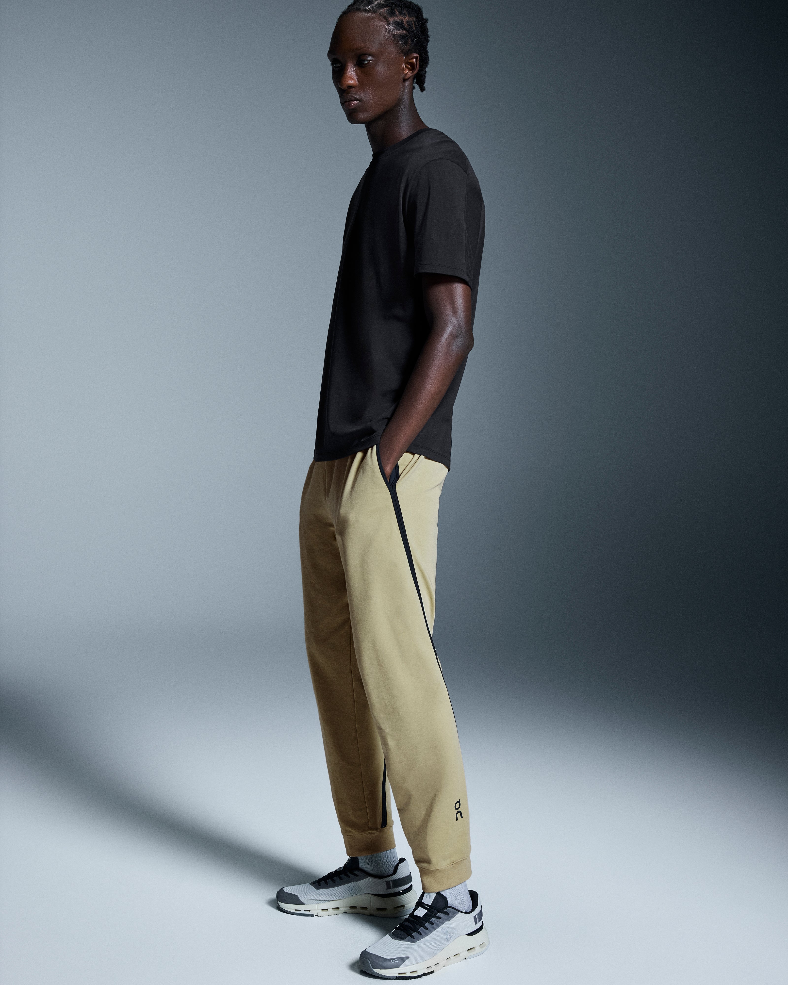 On Studio Joggers Caper