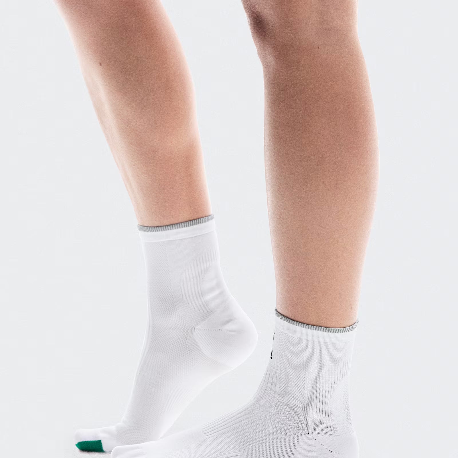 On Elite Run Sock Mid White | Ivory