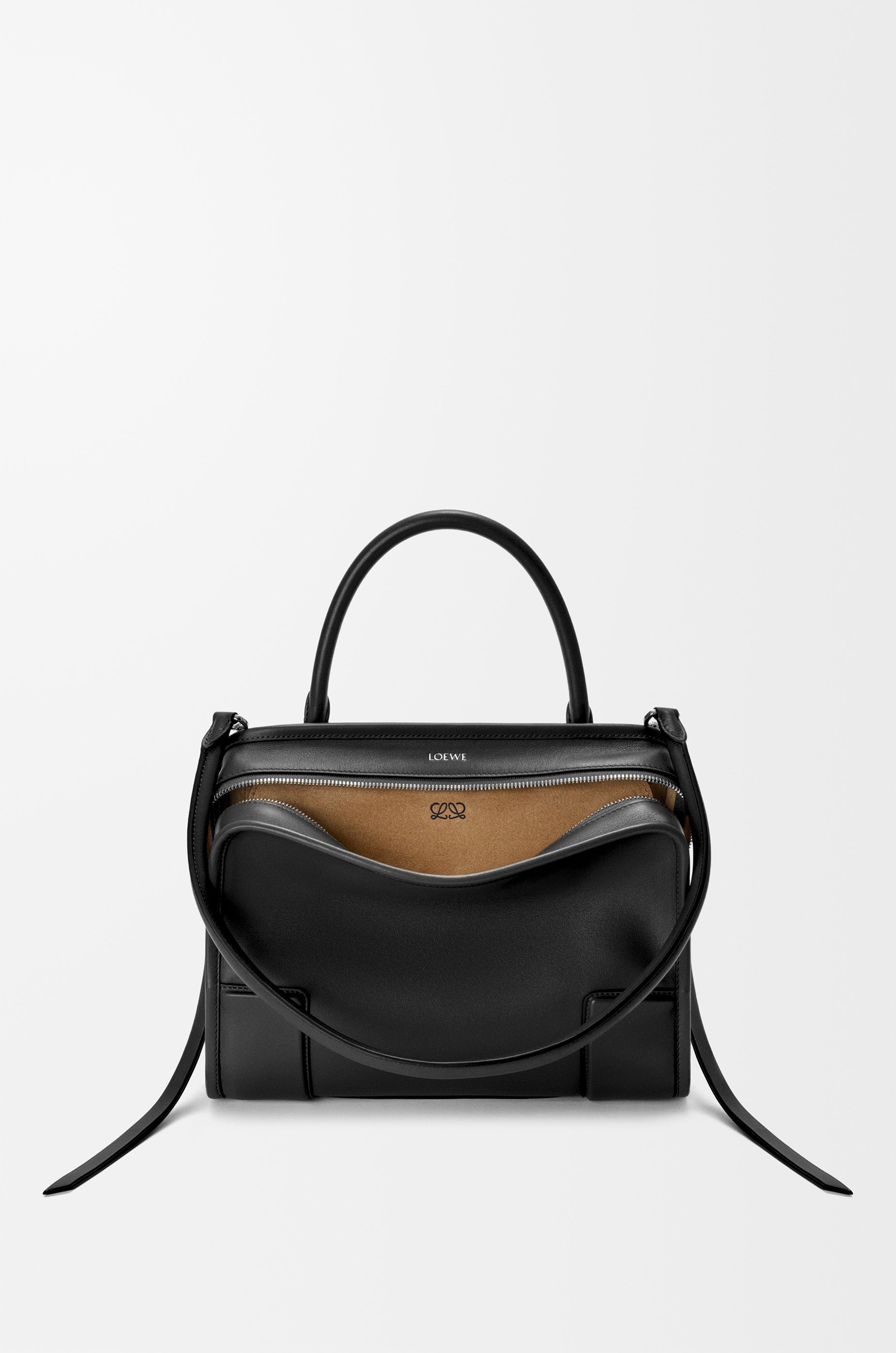 Loewe Medium Amazona 180 bag in soft calfskin