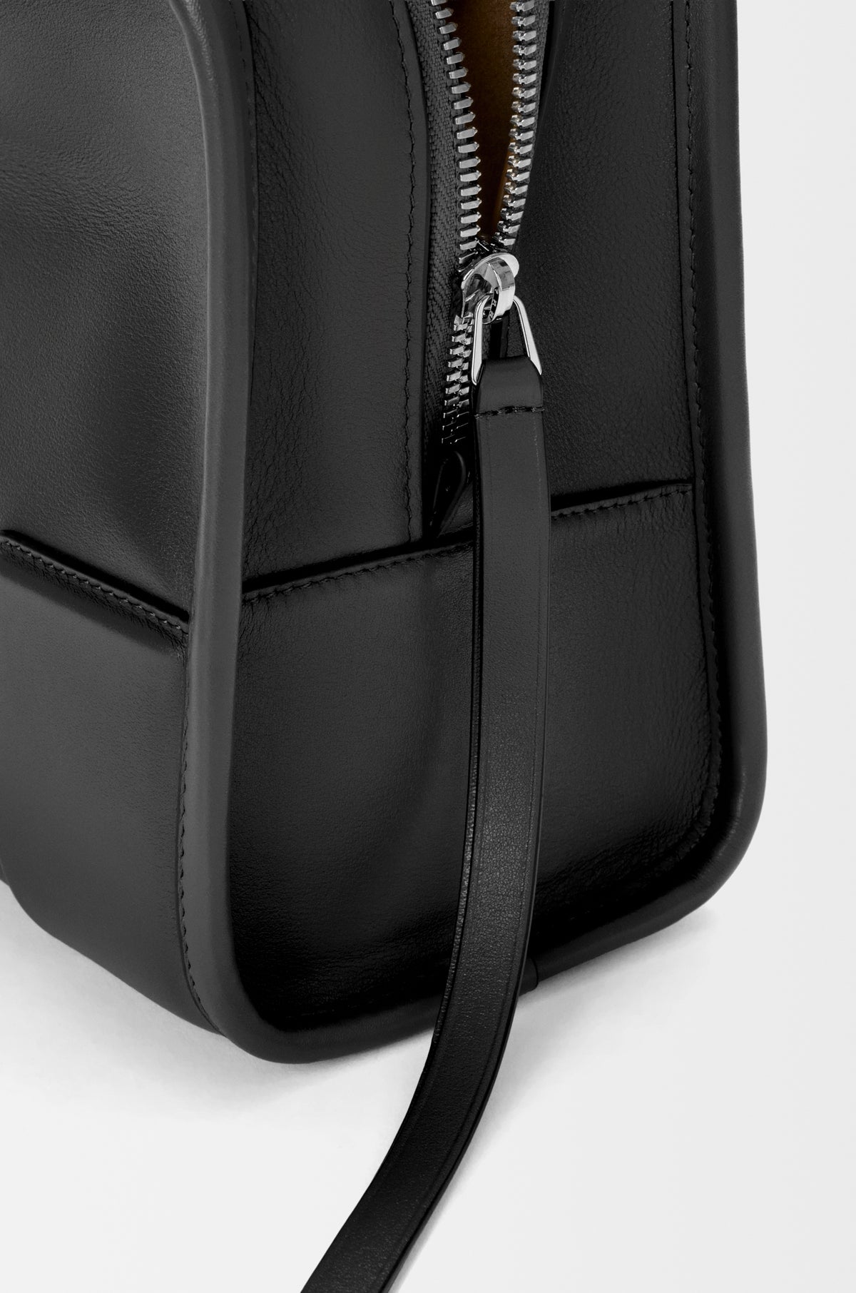 Loewe Medium Amazona 180 bag in soft calfskin