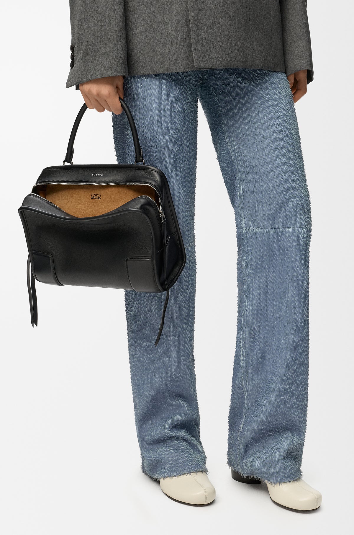 Loewe Medium Amazona 180 bag in soft calfskin