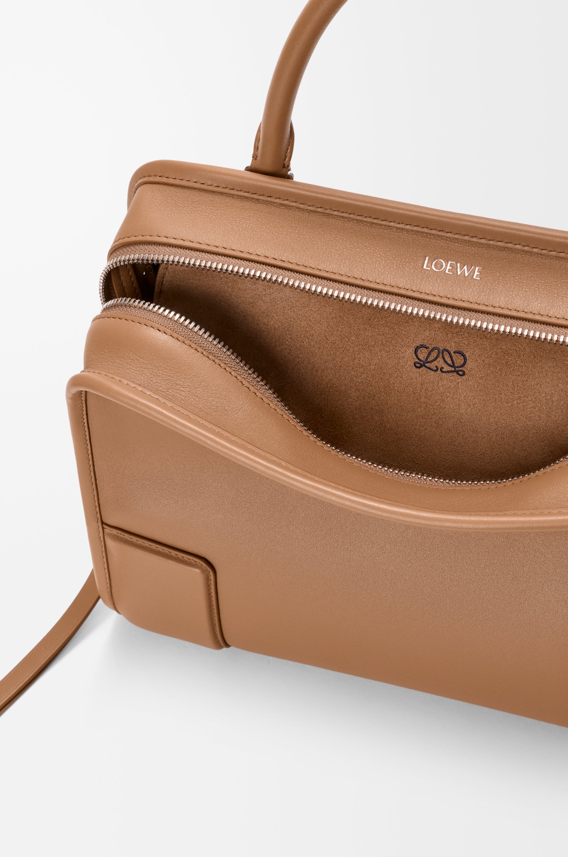 Loewe Medium Amazona 180 bag in soft calfskin