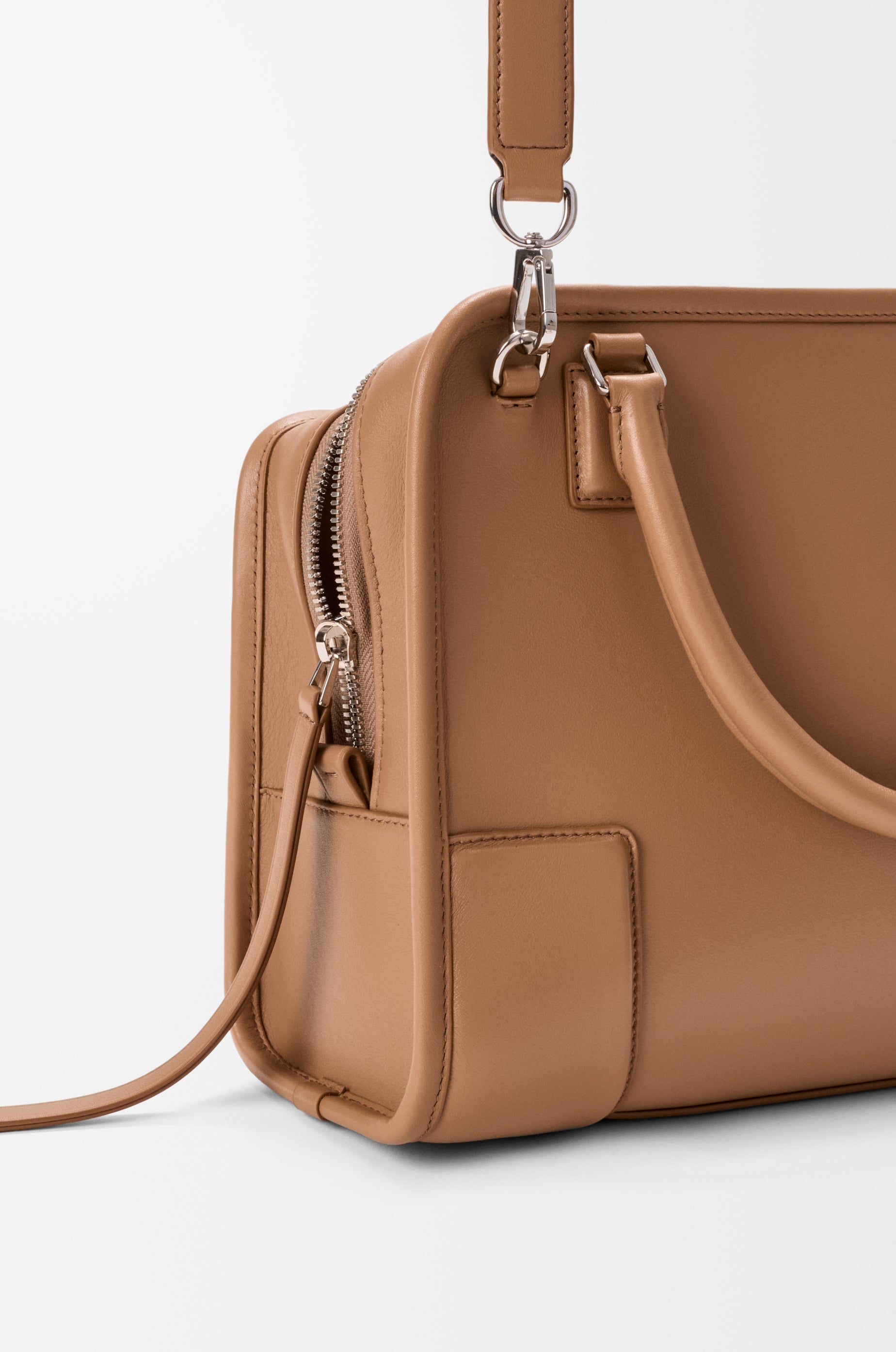 Loewe Medium Amazona 180 bag in soft calfskin