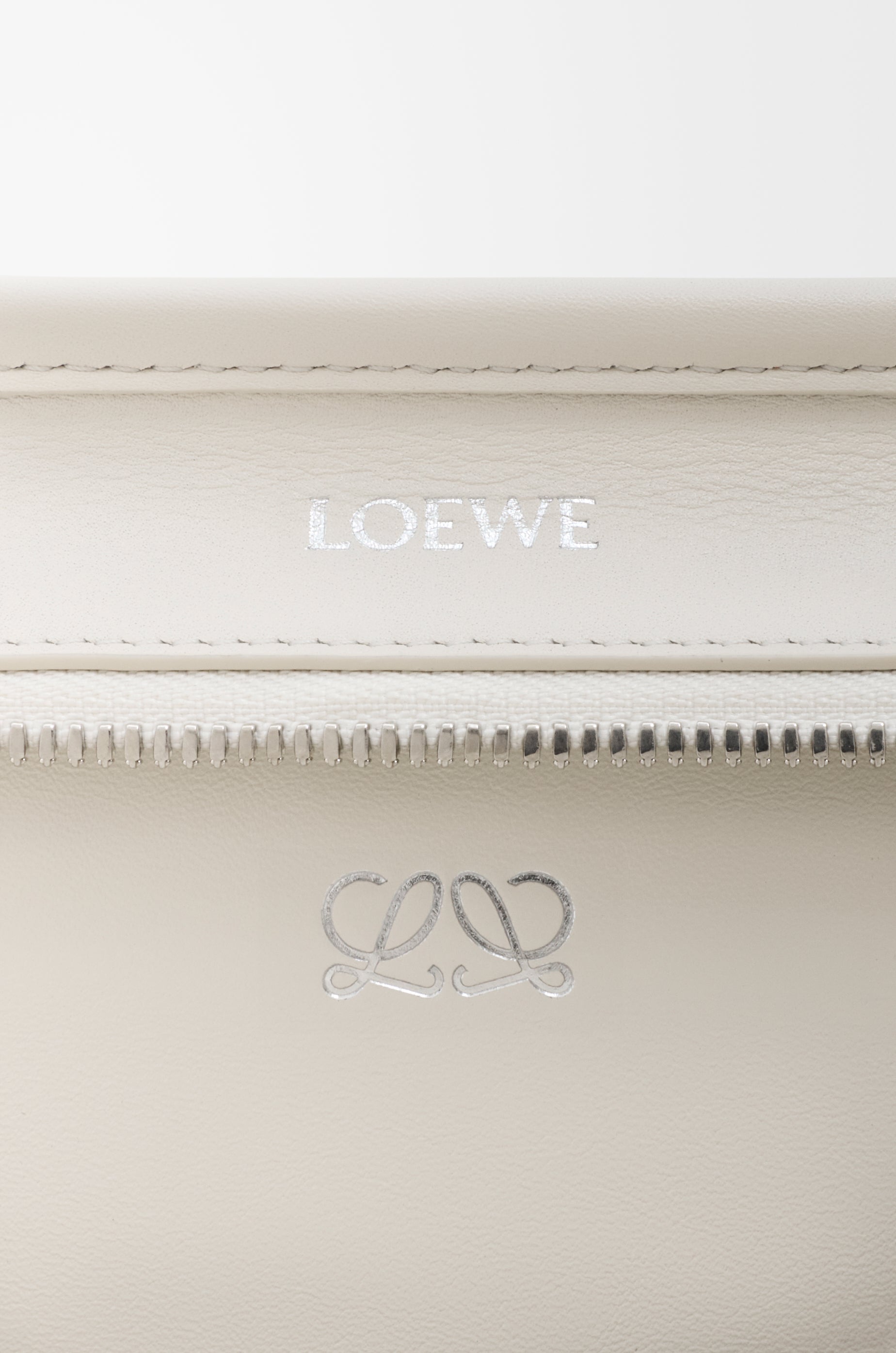 Loewe Medium Amazona 180 bag in woven calfskin