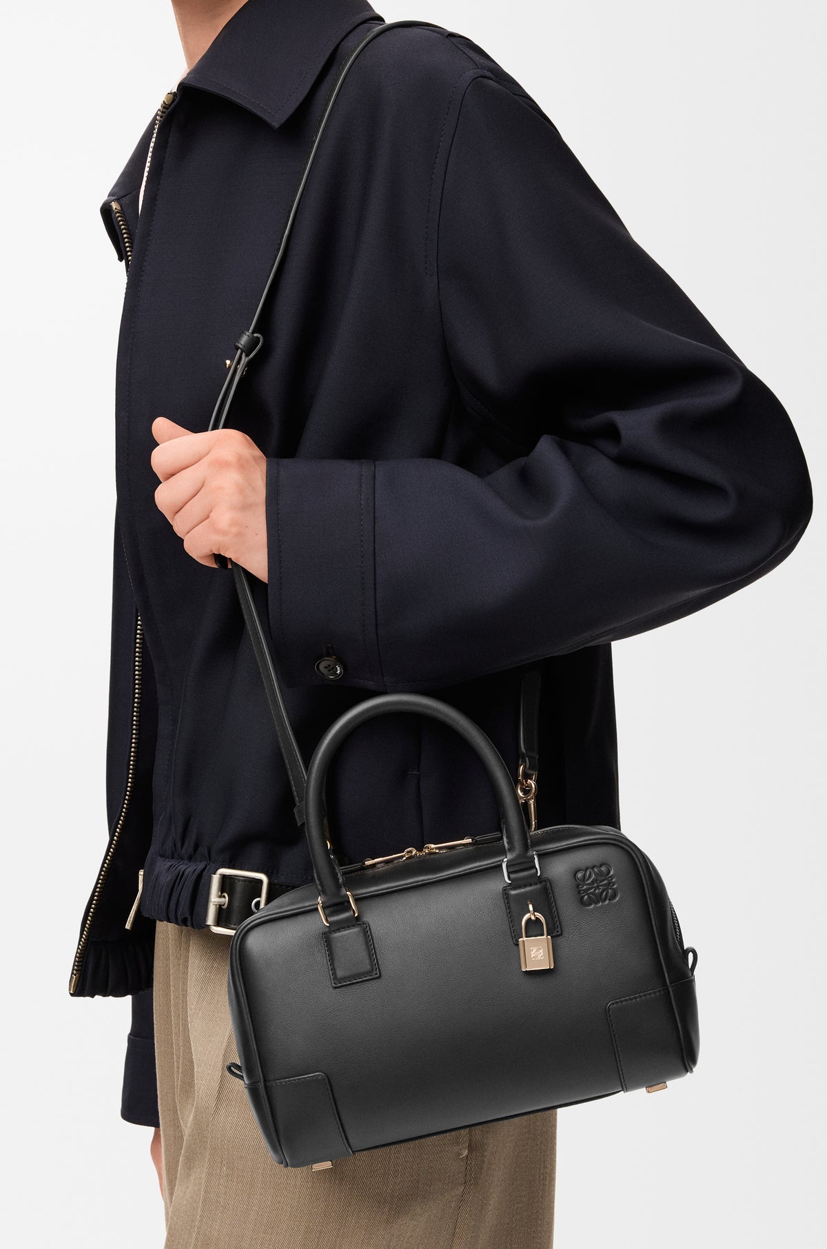 Loewe Amazona 23 bag in nappa calfskin