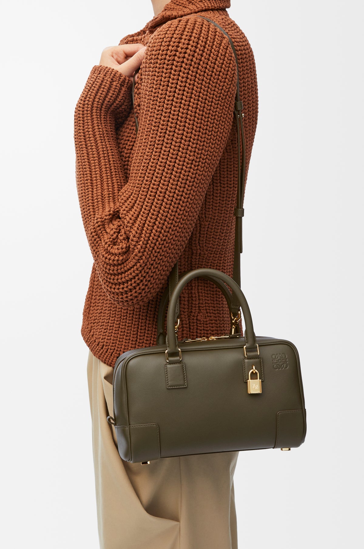 Loewe Amazona 23 bag in nappa calfskin