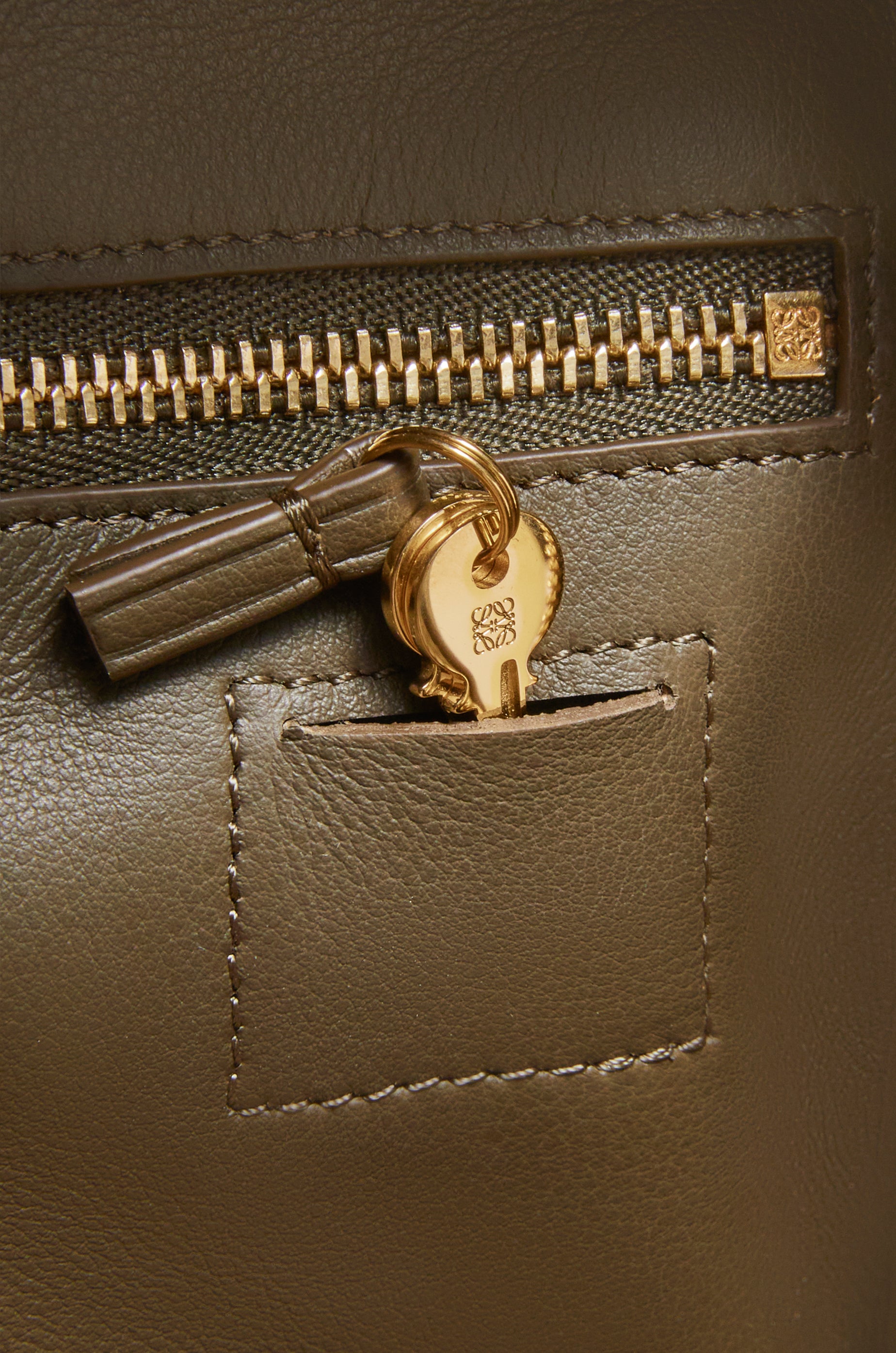 Loewe Amazona 23 bag in nappa calfskin