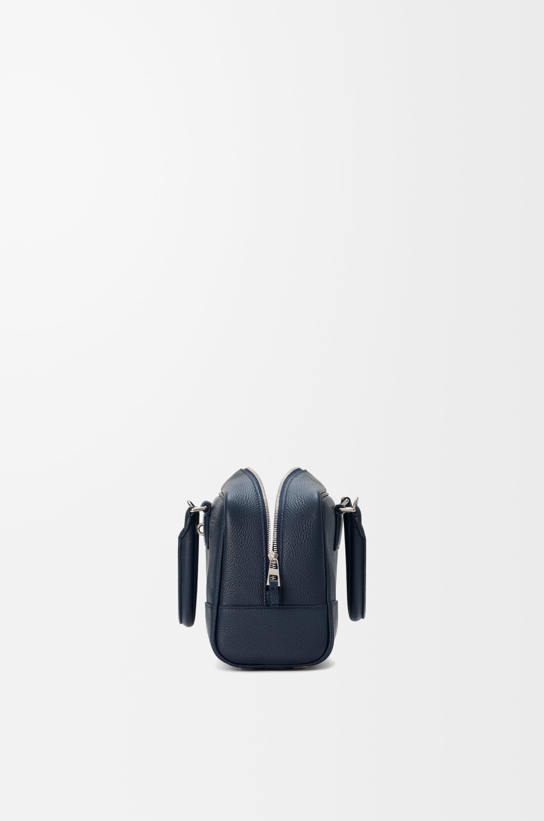Loewe Amazona 23 bag in soft grained calfskin