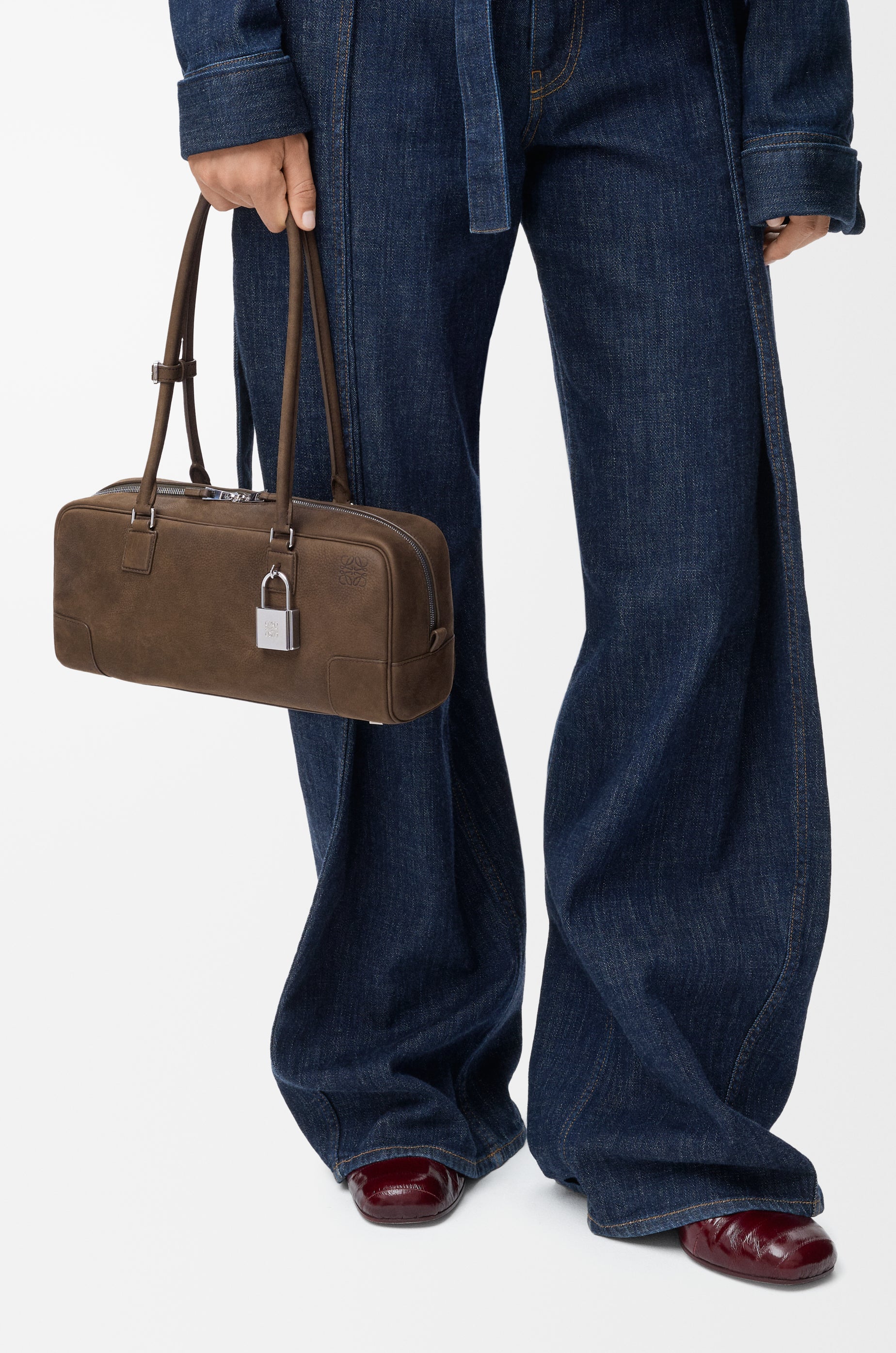 Loewe Amazona 31 cropped bag in grained nubuck