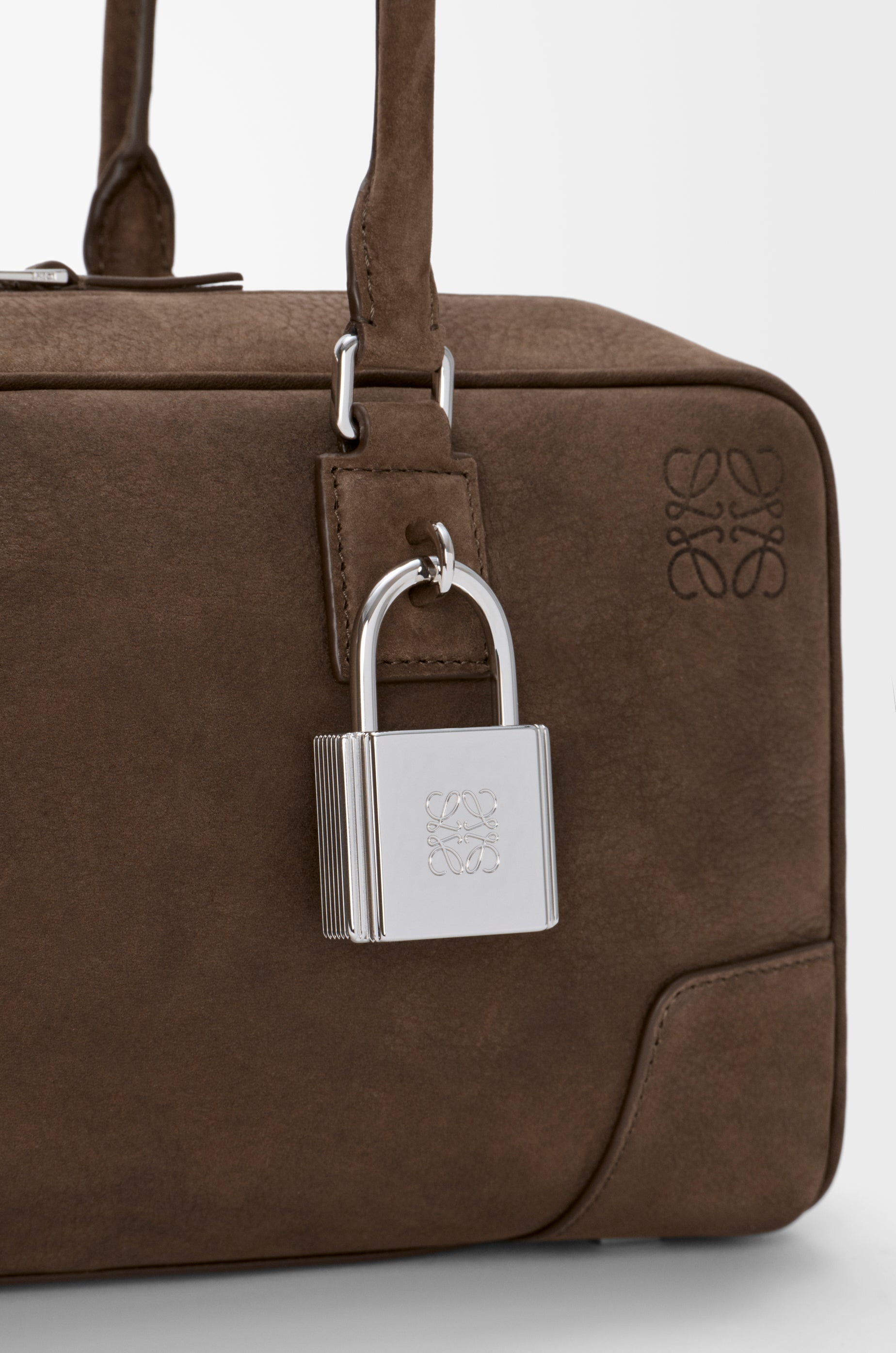 Loewe Amazona 31 cropped bag in grained nubuck