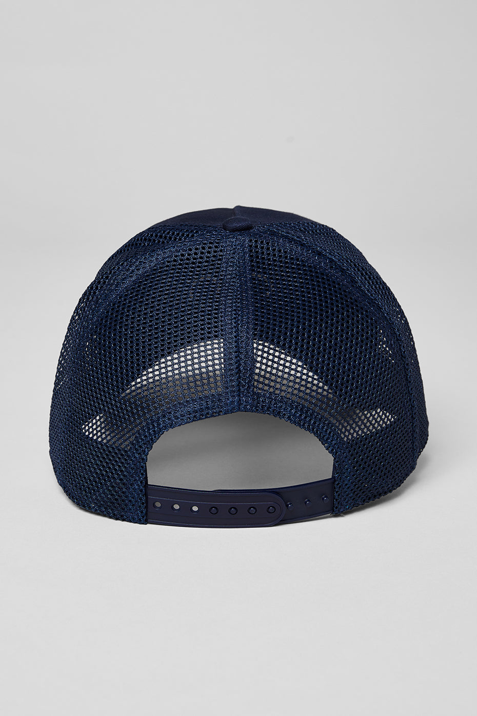 Alo Yoga Women'S District Trucker Hat