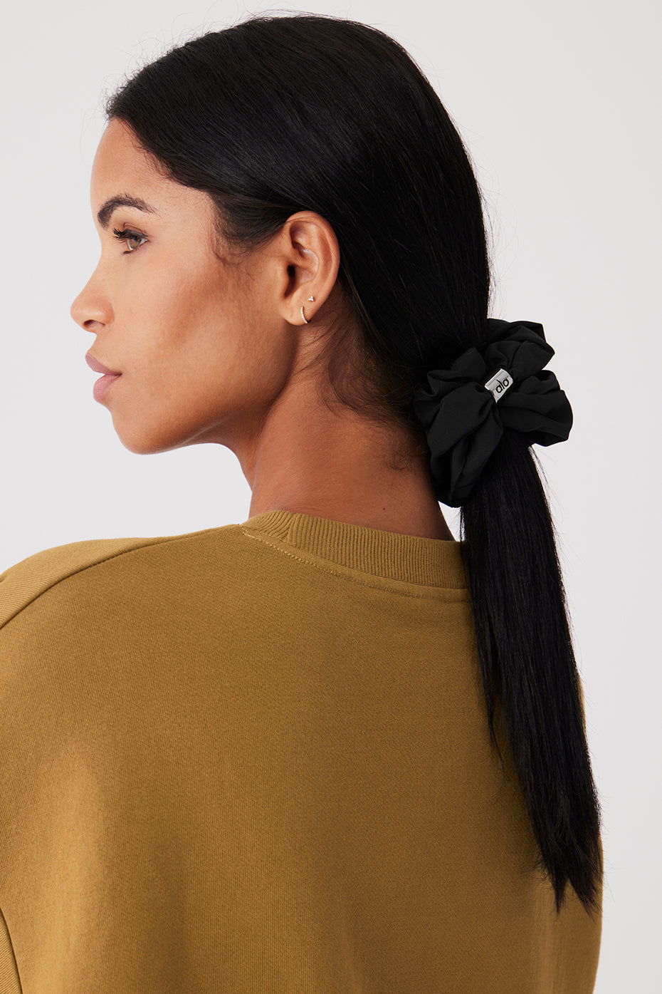 Alo Yoga Women'S Bead It Oversized Scrunchie