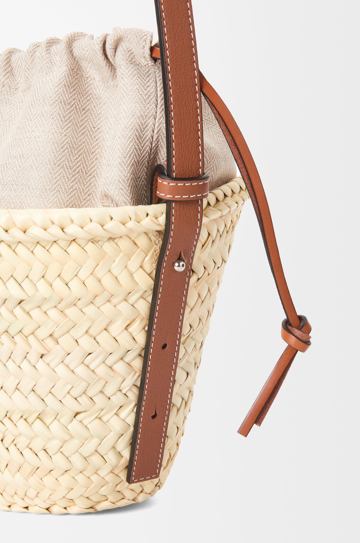 Loewe Drawstring bucket in palm leaf and calfskin