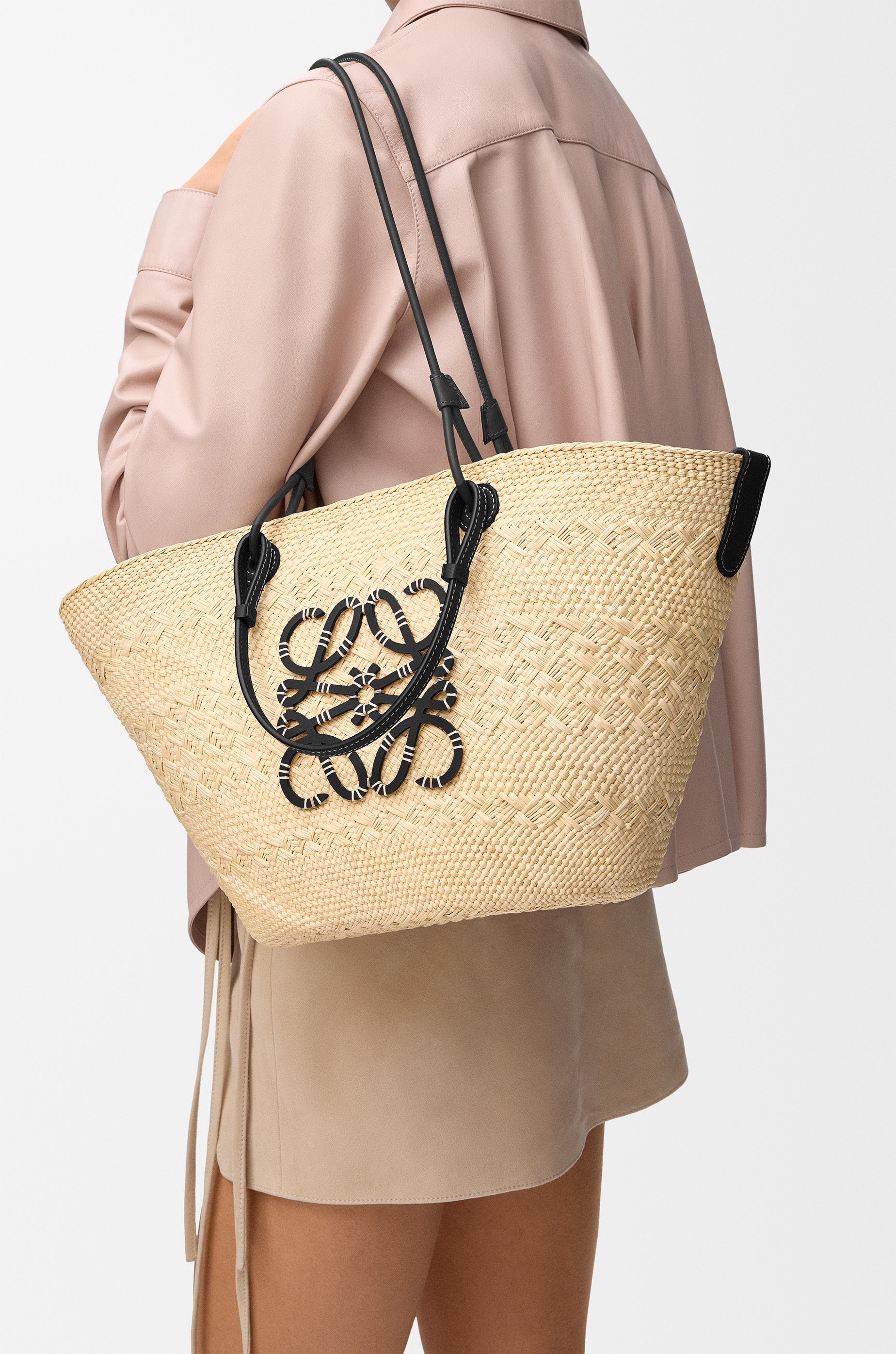 Loewe Medium Anagram Basket bag in iraca palm and calfskin