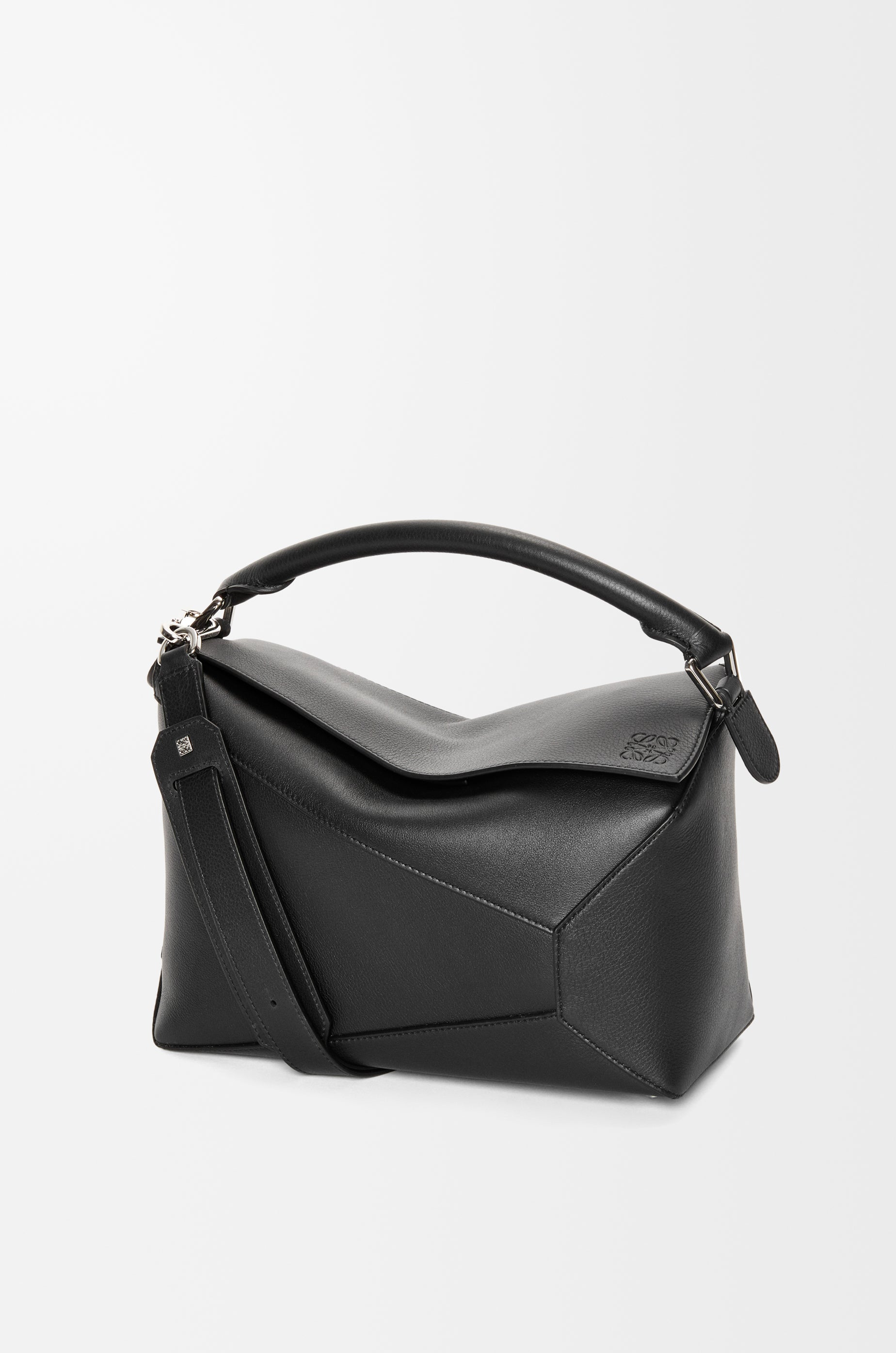 Loewe Medium Puzzle Edge bag in classic calfskin