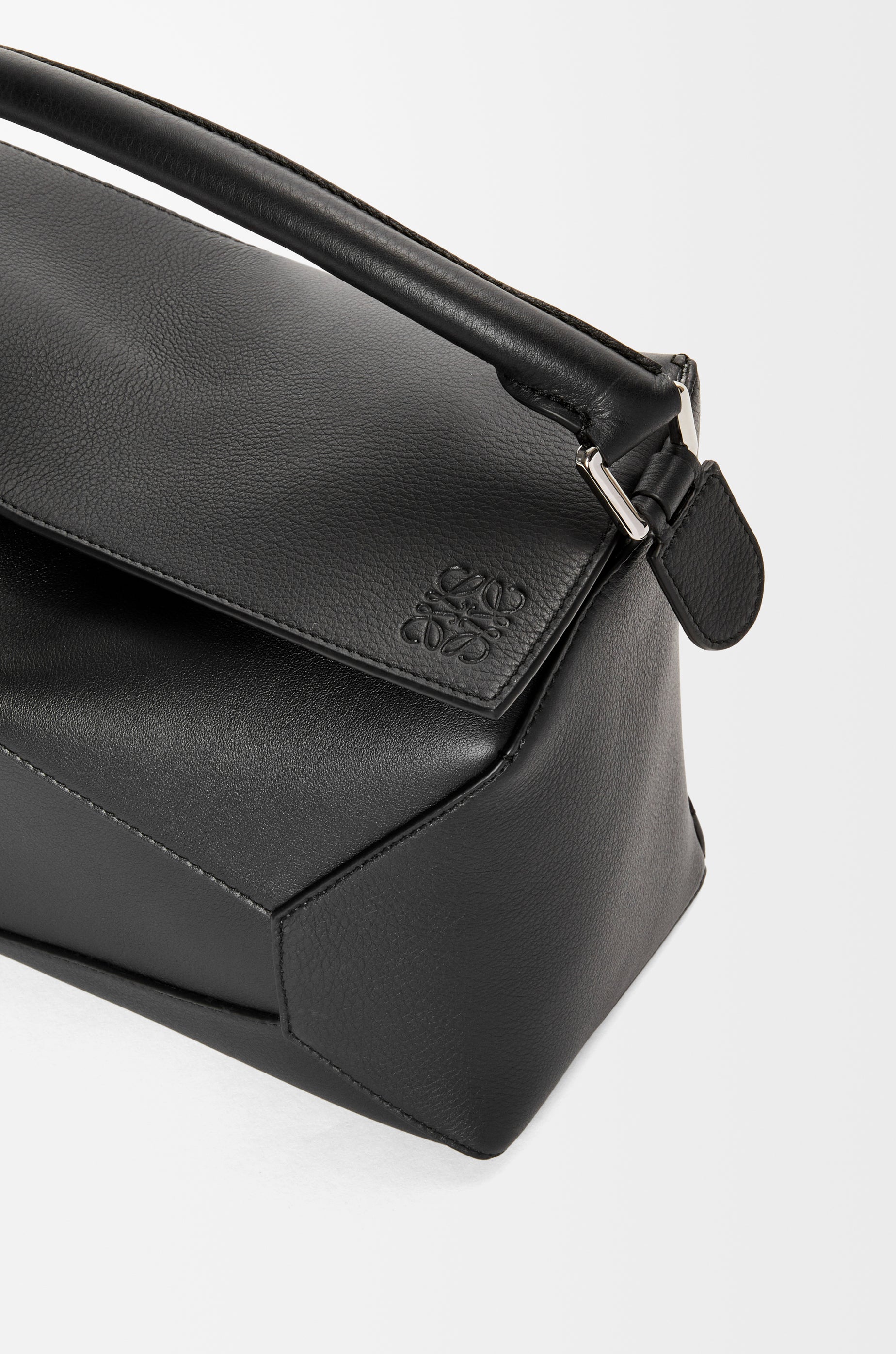 Loewe Medium Puzzle Edge bag in classic calfskin