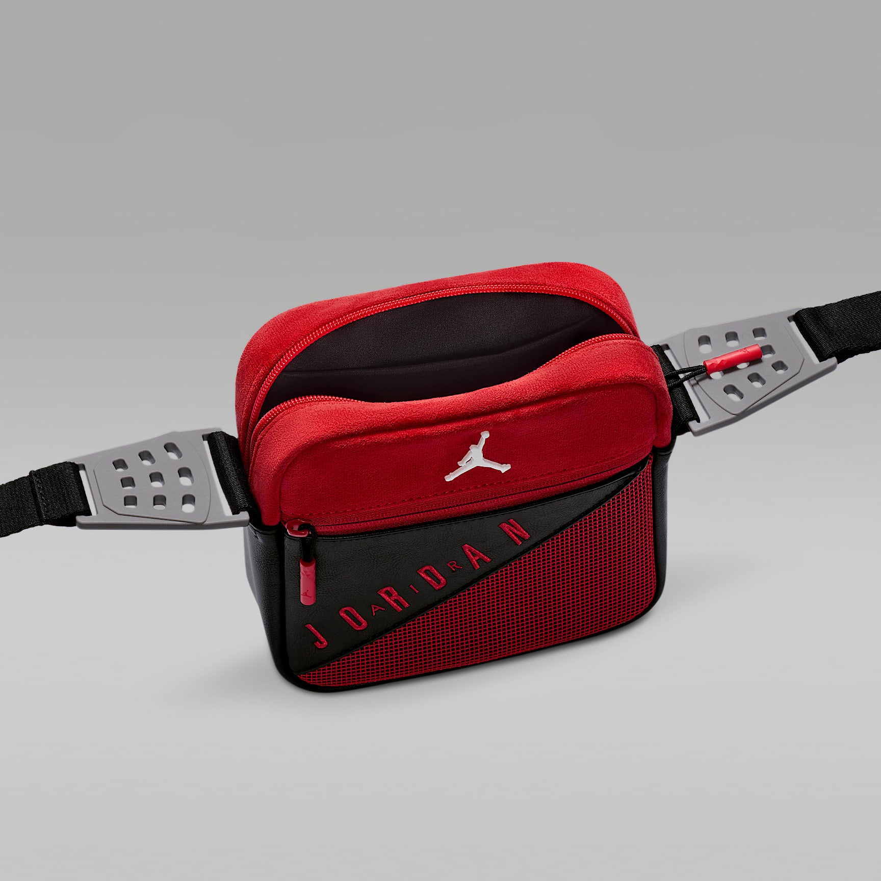 Nike Jordan AJ4 Toro Bravo Crossbody (2L)