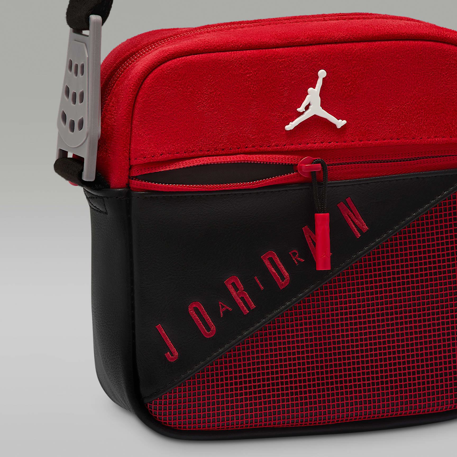 Nike Jordan AJ4 Toro Bravo Crossbody (2L)