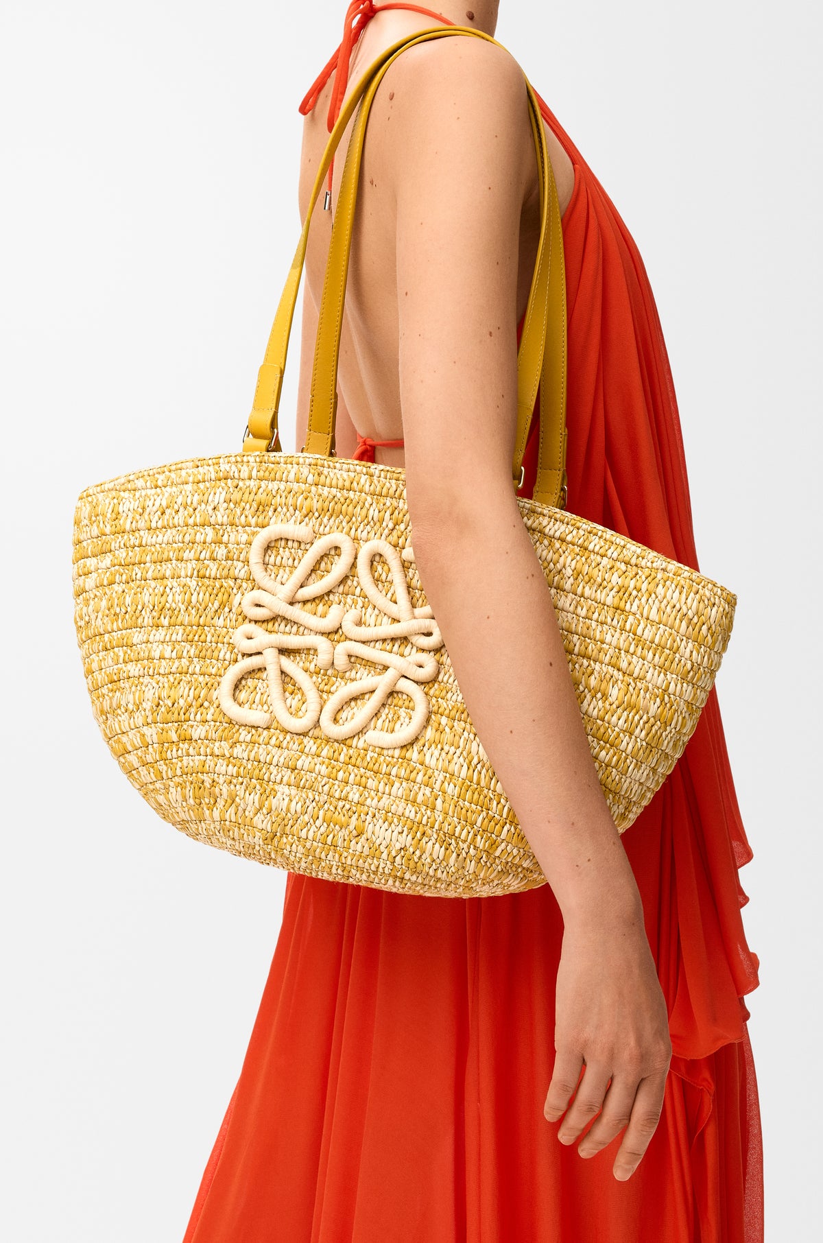 Loewe Medium Eclipse basket in raffia and calfskin