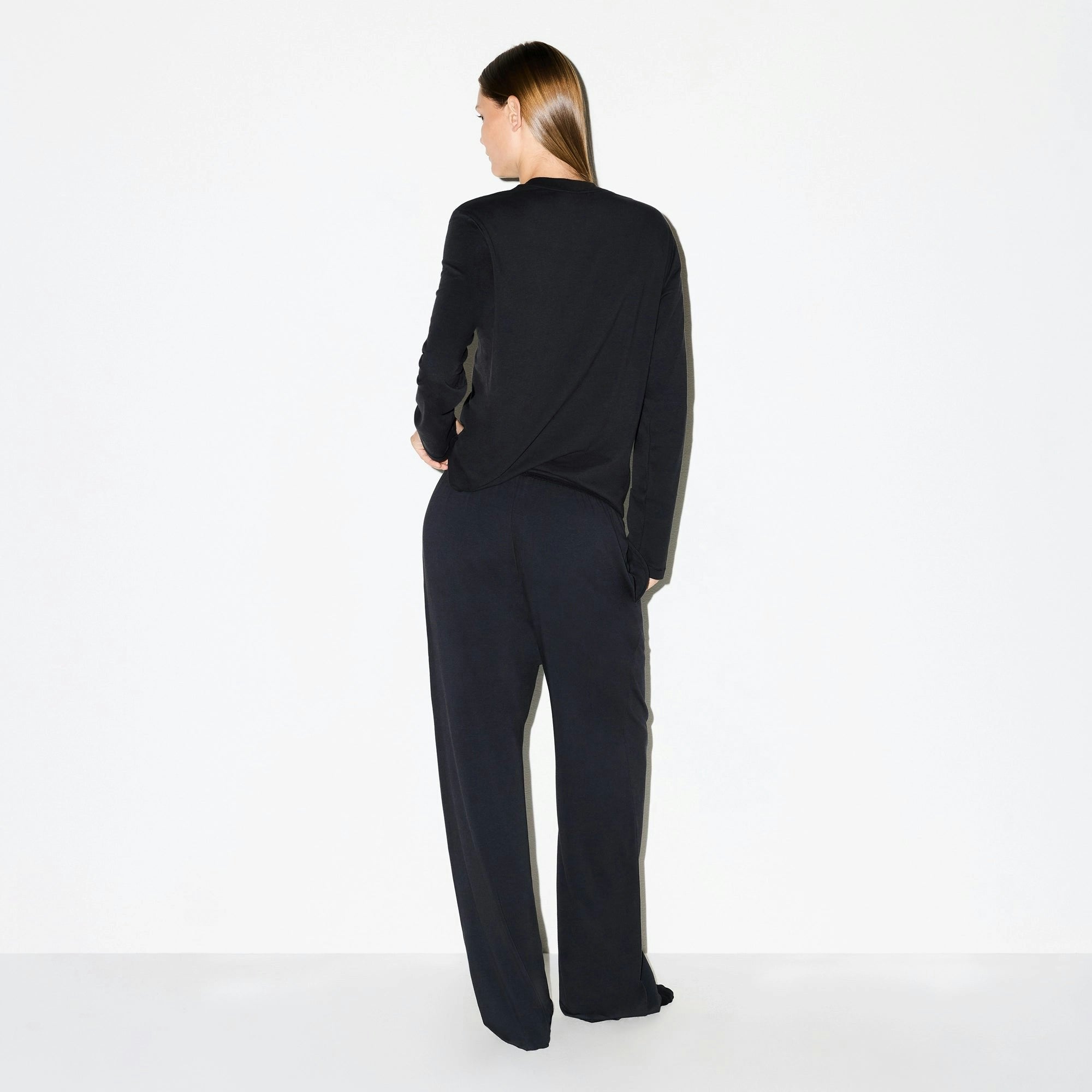 Skims Boyfriend Long Sleeve T-Shirt Onyx